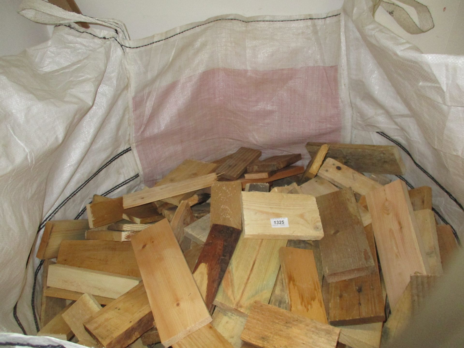 A one tonne bag containing kindling (image is for example only) ** Please note - this lot is to be - Image 2 of 2