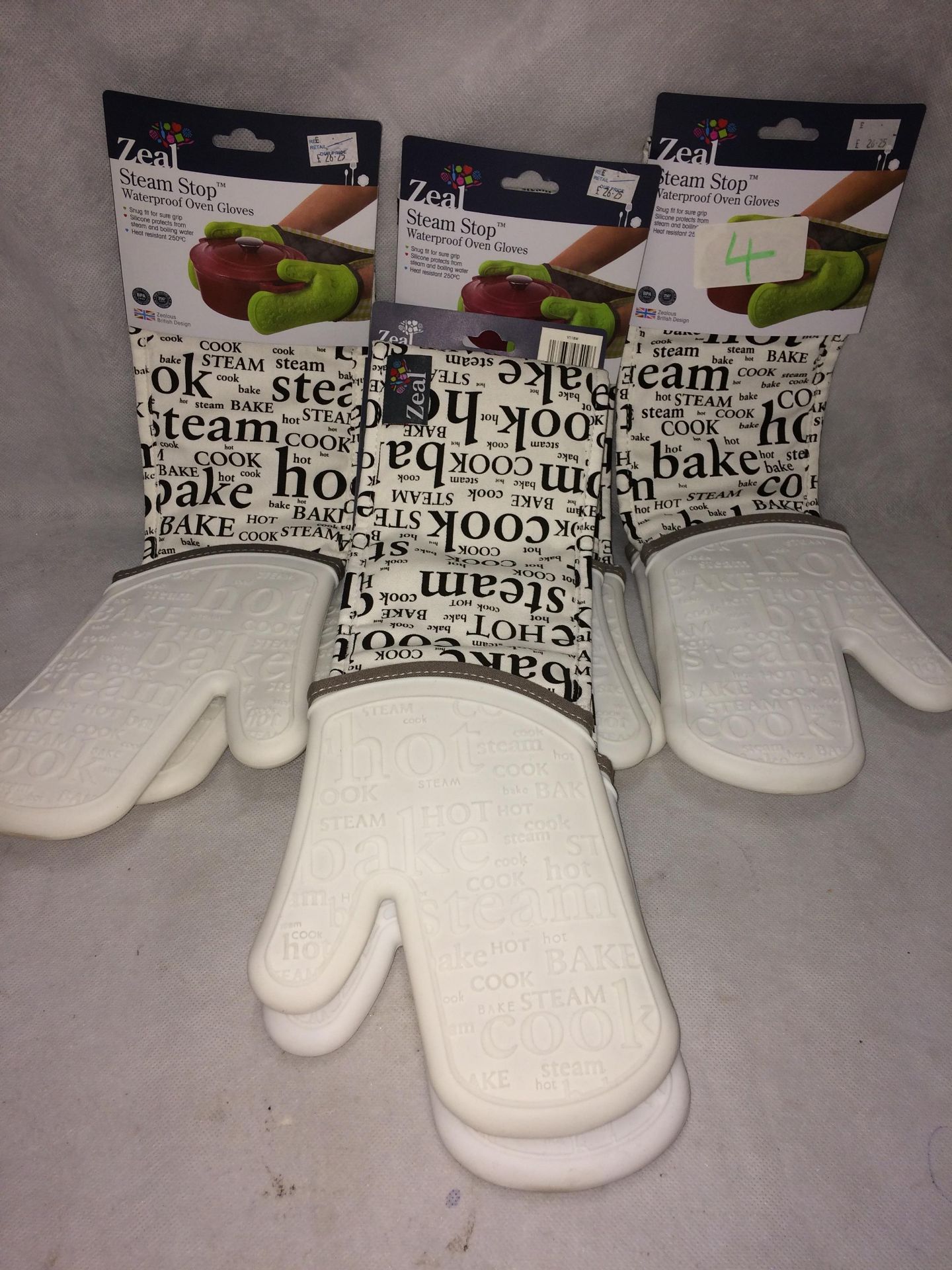 4 x similar double oven gloves in white