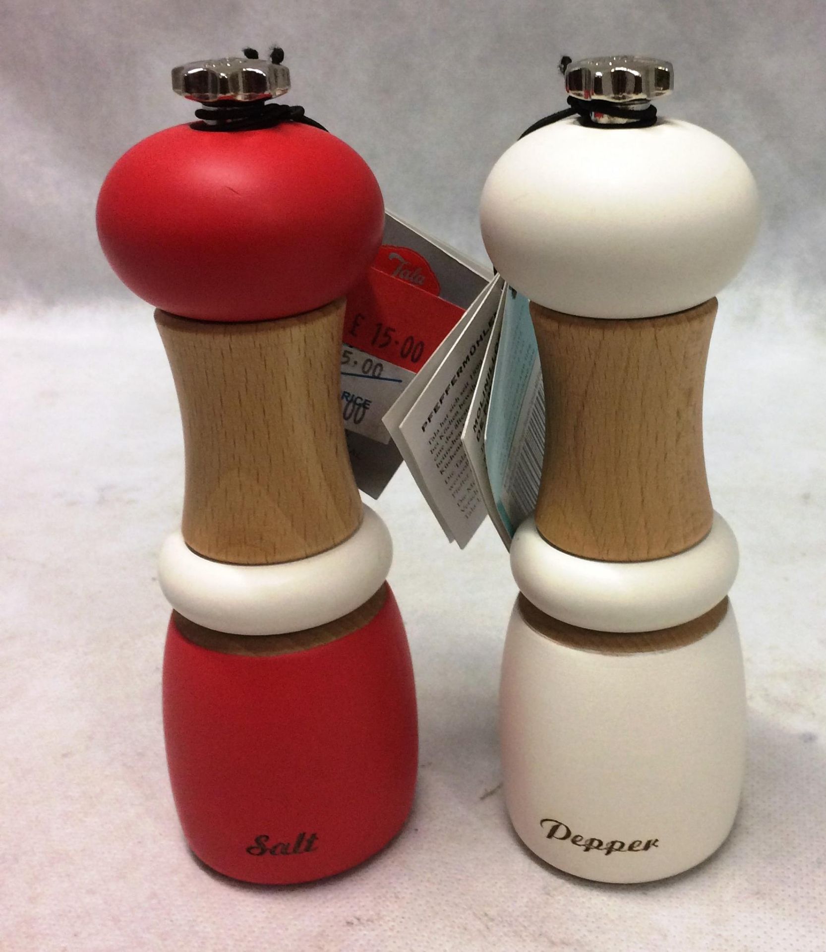 1 x salt and pepper mill set in red and