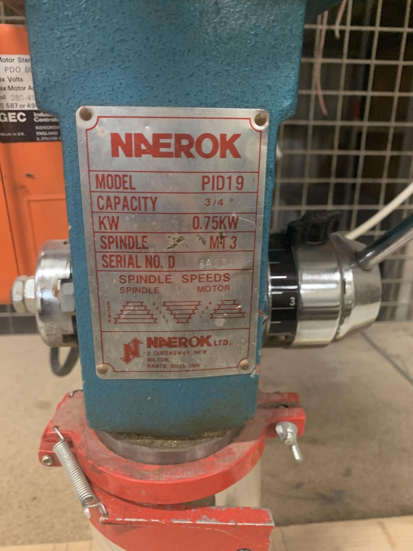 Naerok Pillar Drill and work bench-&nbsp; PID19 0.75Kw Serial No. - Image 2 of 2