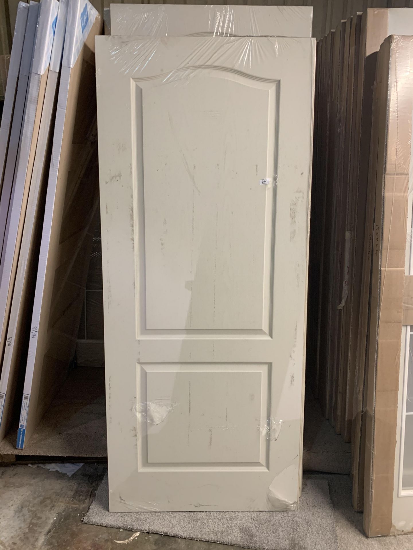 32 x Premdor wood effect doors (837mm x 1981mm x 32mm)&nbsp;