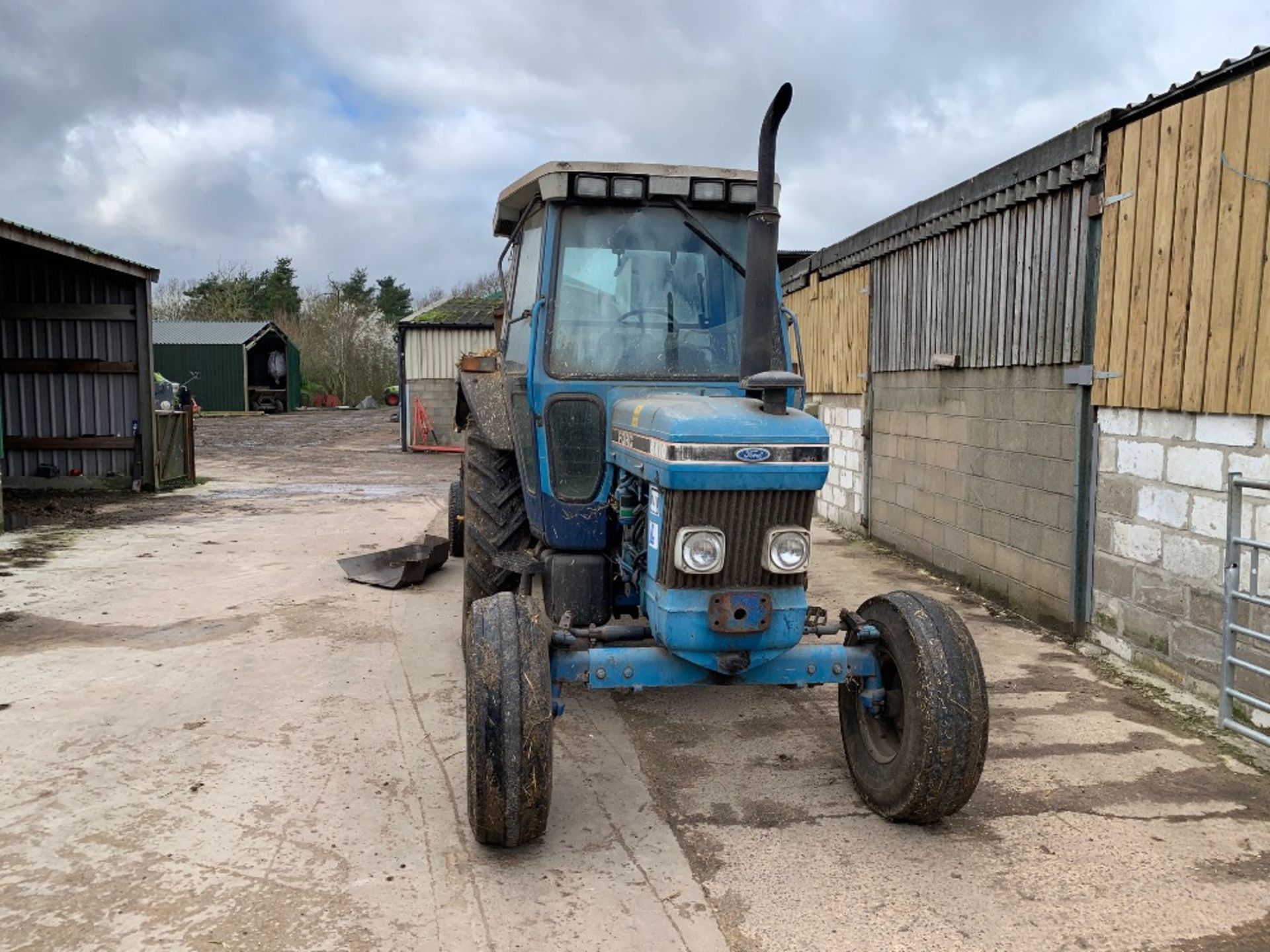 Ford 6410 Tractor - 3846 hours (Genuine - Image 2 of 3