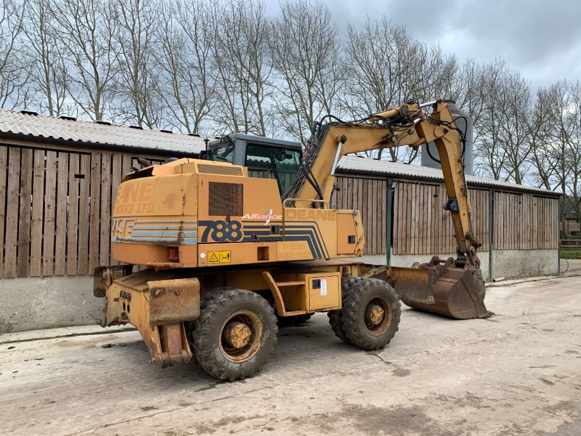 18T Case 7889 wheeled excavator, 2001, SN8187, with pivot arm and bucket Stored near Ringsfield, - Image 3 of 5