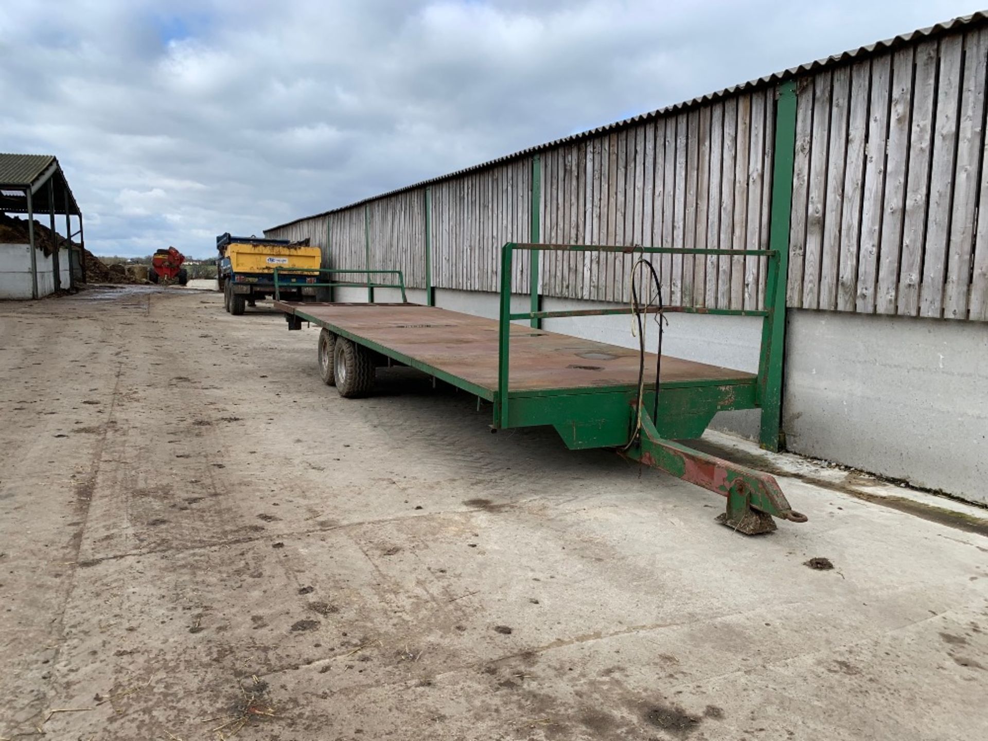 Straw Trailer with working lights and br - Image 2 of 3