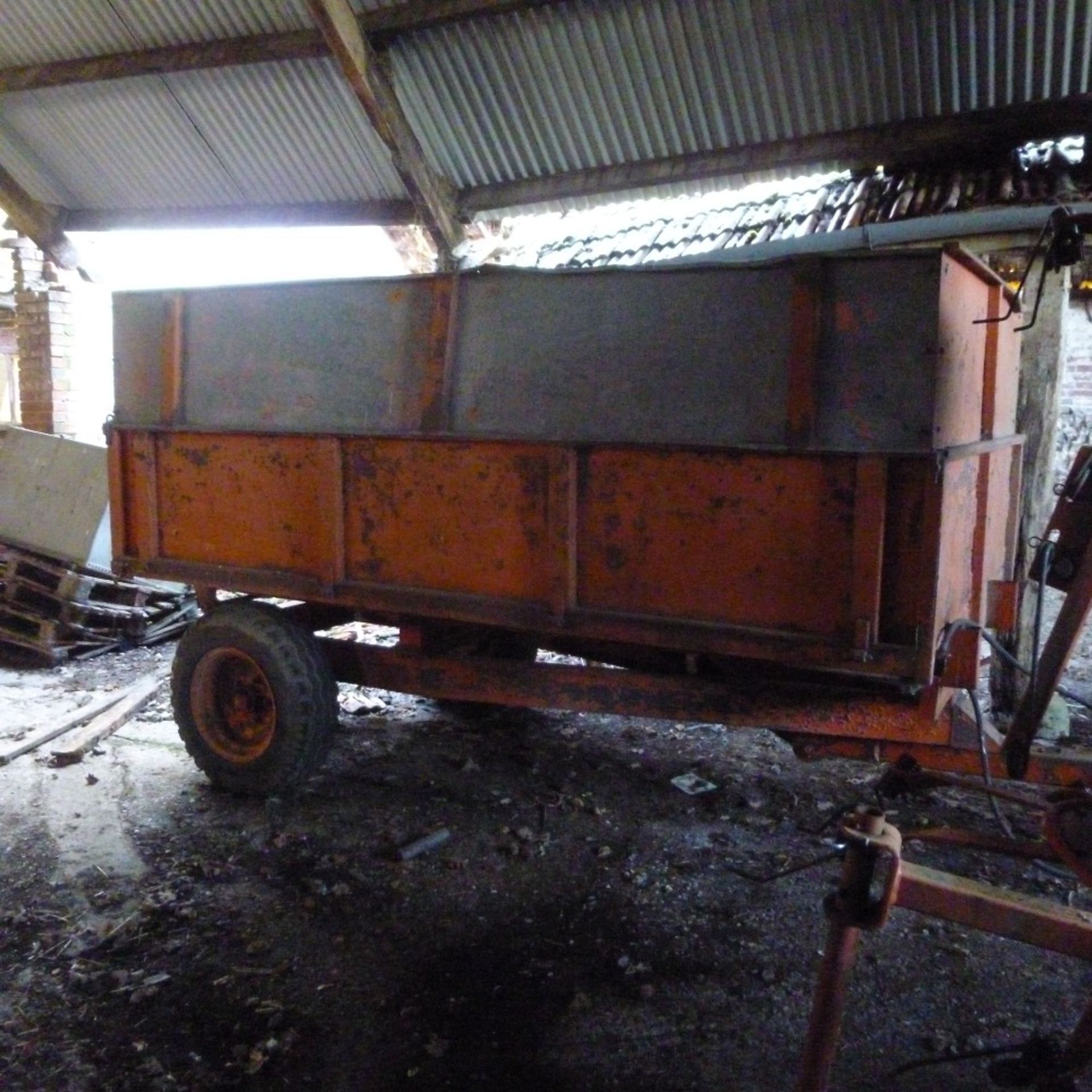 4T single axle hydraulic tipping grain trailer, with an extension section (approx 1.