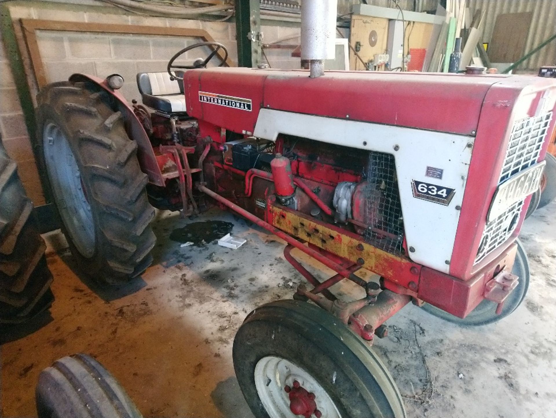 1969 McCormick International 634 2wd Tractor, Reg VAH 661H, Serial no. 1518, 1346 hours, 13. - Image 4 of 10