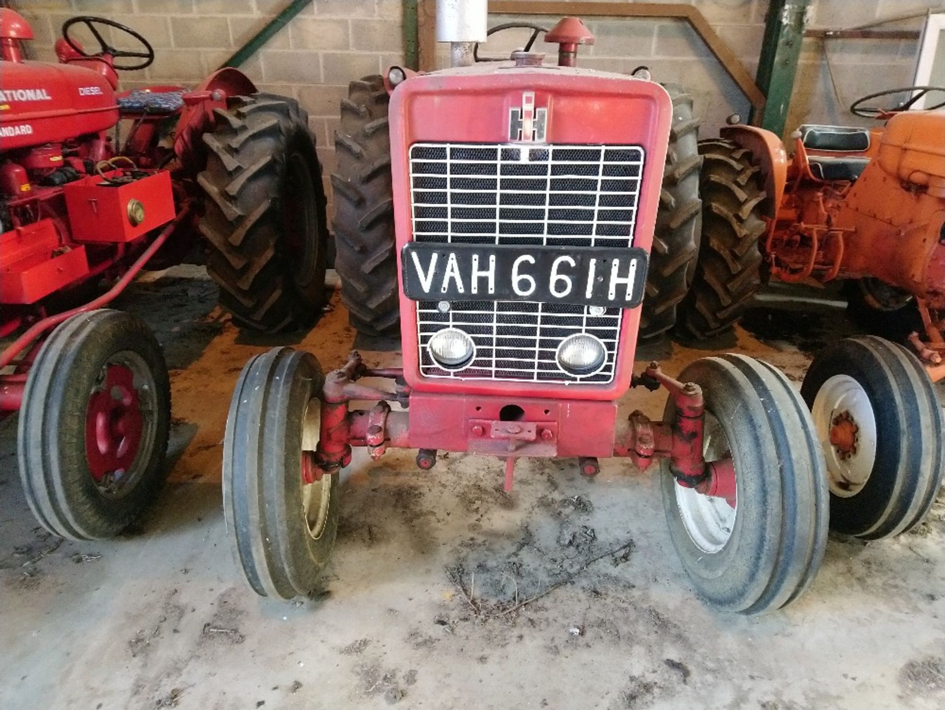 1969 McCormick International 634 2wd Tractor, Reg VAH 661H, Serial no. 1518, 1346 hours, 13. - Image 3 of 10