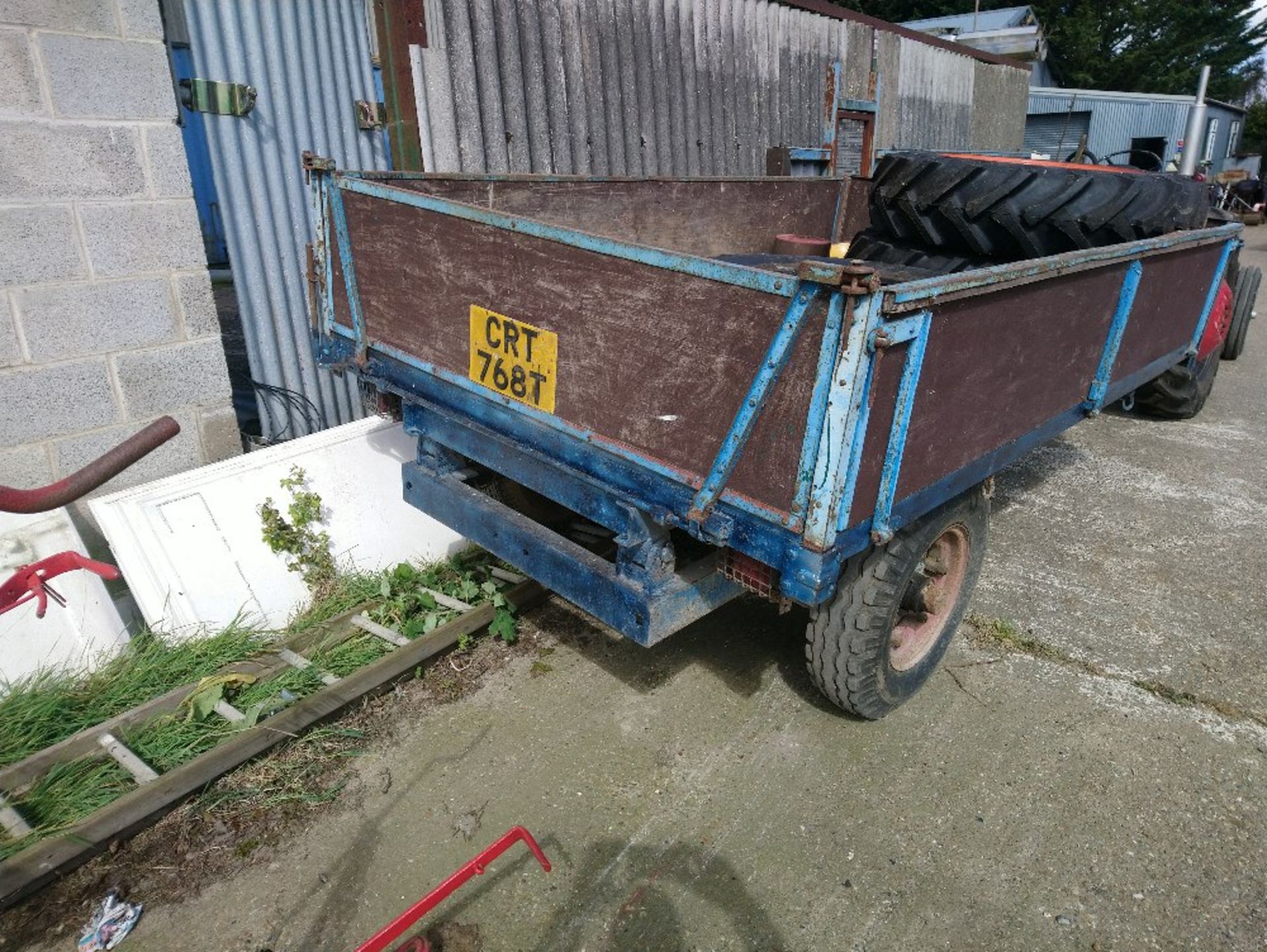 Single axle hydraulic tipping trailer- planked timber deck with plyboard removable sides. - Image 2 of 2