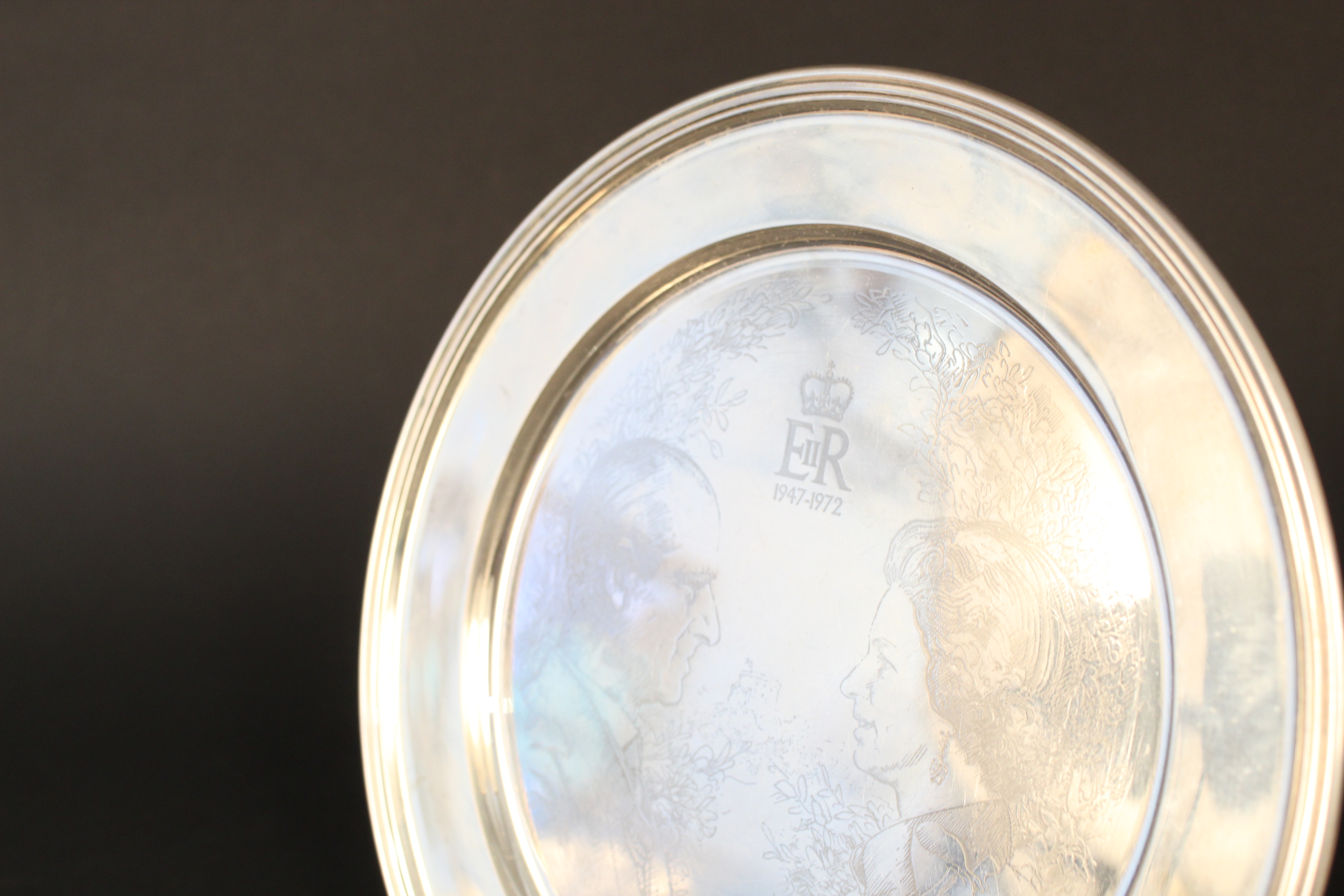 A Richard Comyns silver dish celebrating the silver wedding anniversary of Queen Elizabeth II and - Image 2 of 3