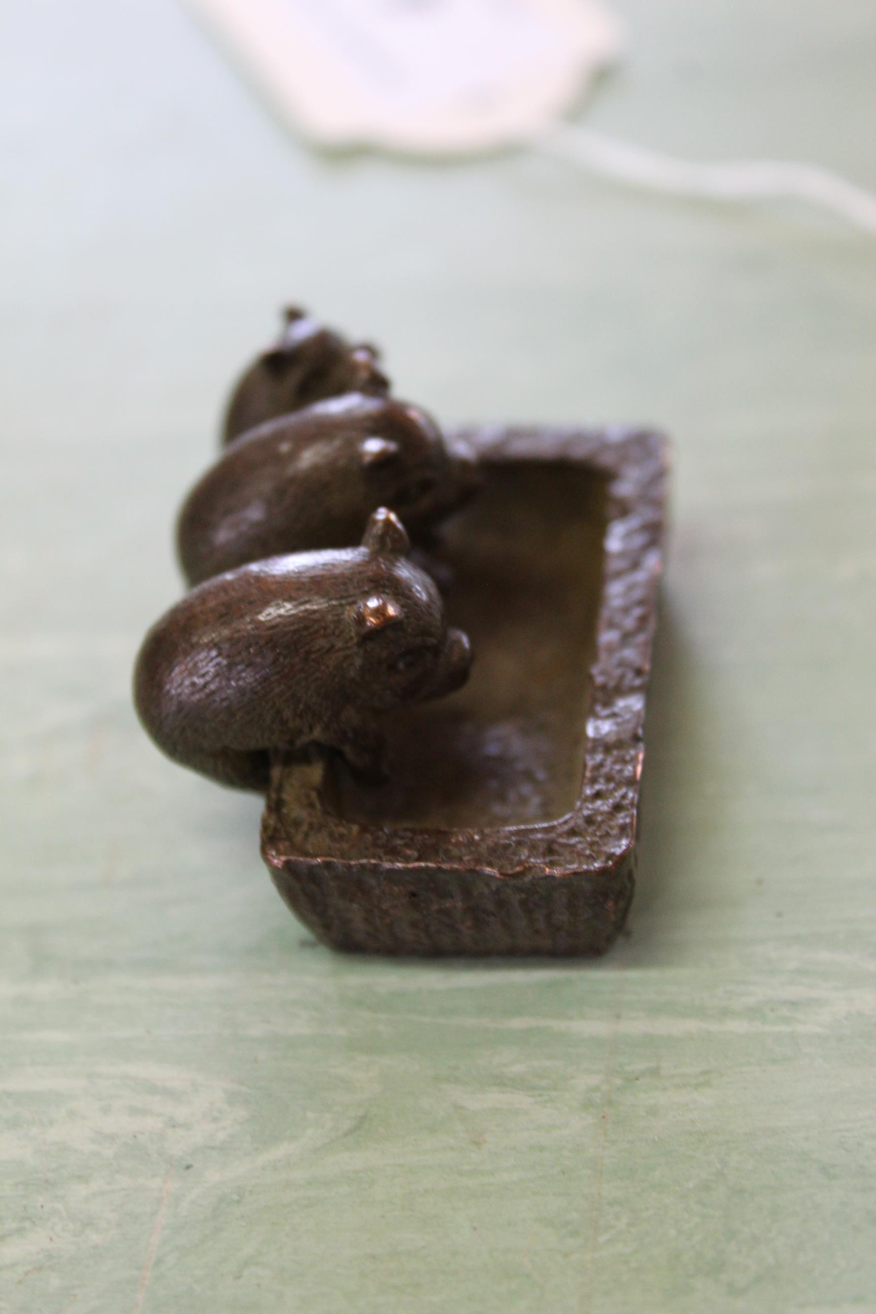 A small bronze of three pigs at a trough, - Image 3 of 3