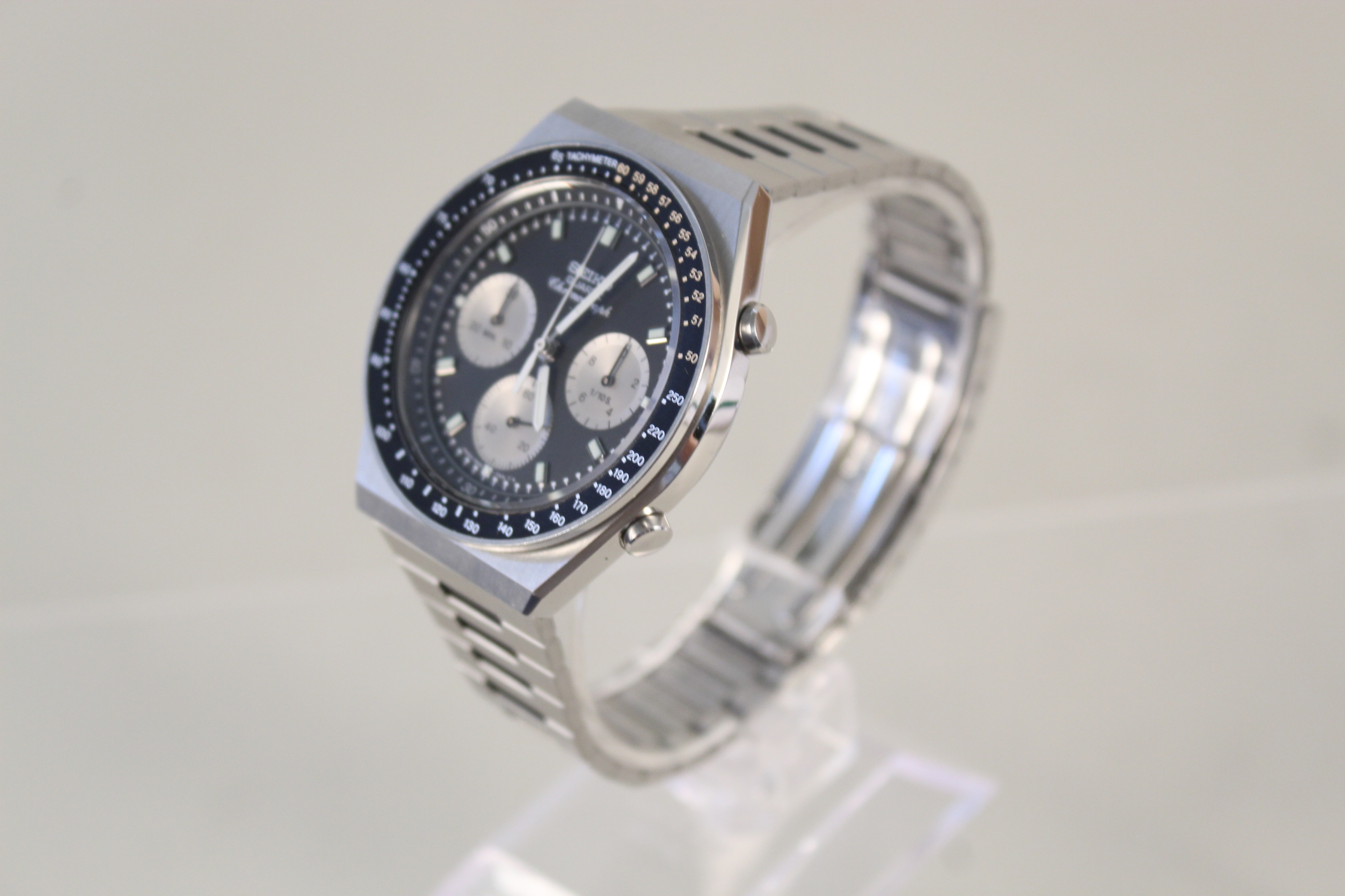 A Seiko quartz chronograph watch, 7A28-703B numbers, - Image 2 of 6