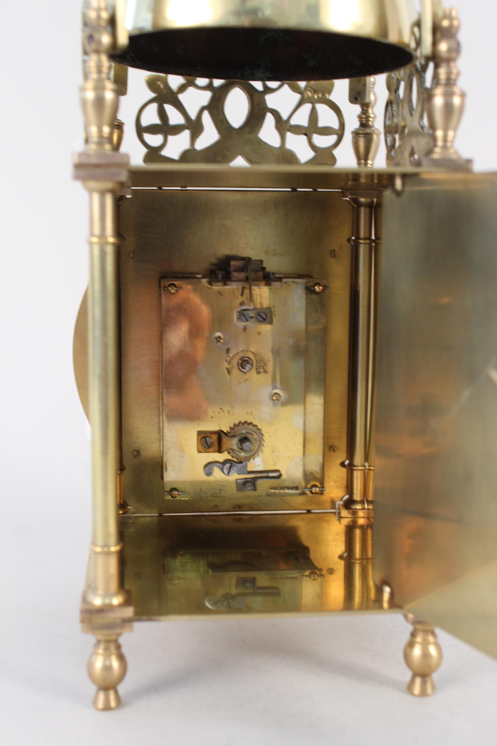 A good quality reproduction brass lantern clock - Image 3 of 5
