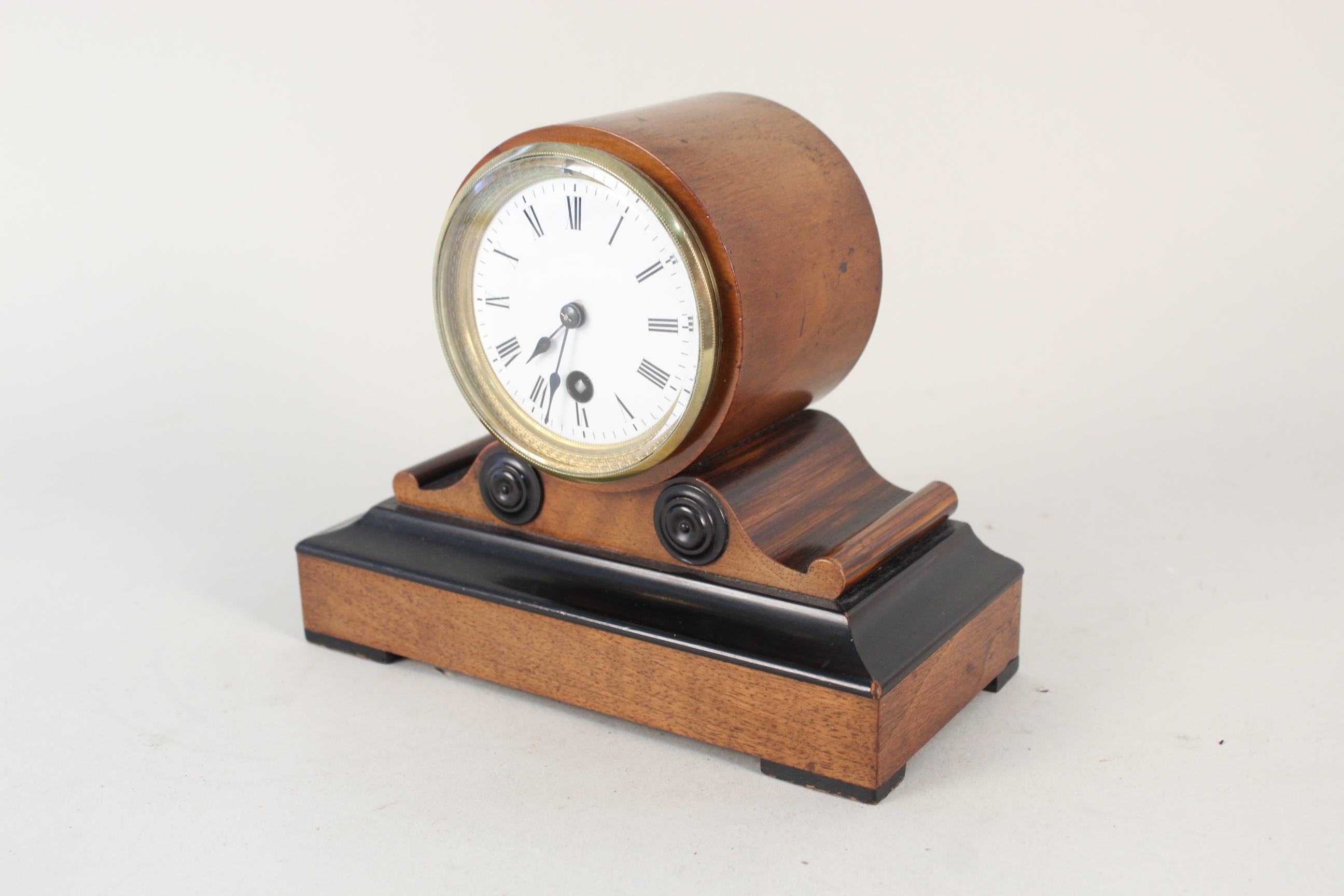 A late 19th Century mahogany cased mantel clock with plated plaque featuring Lowestoft reference - Image 2 of 4