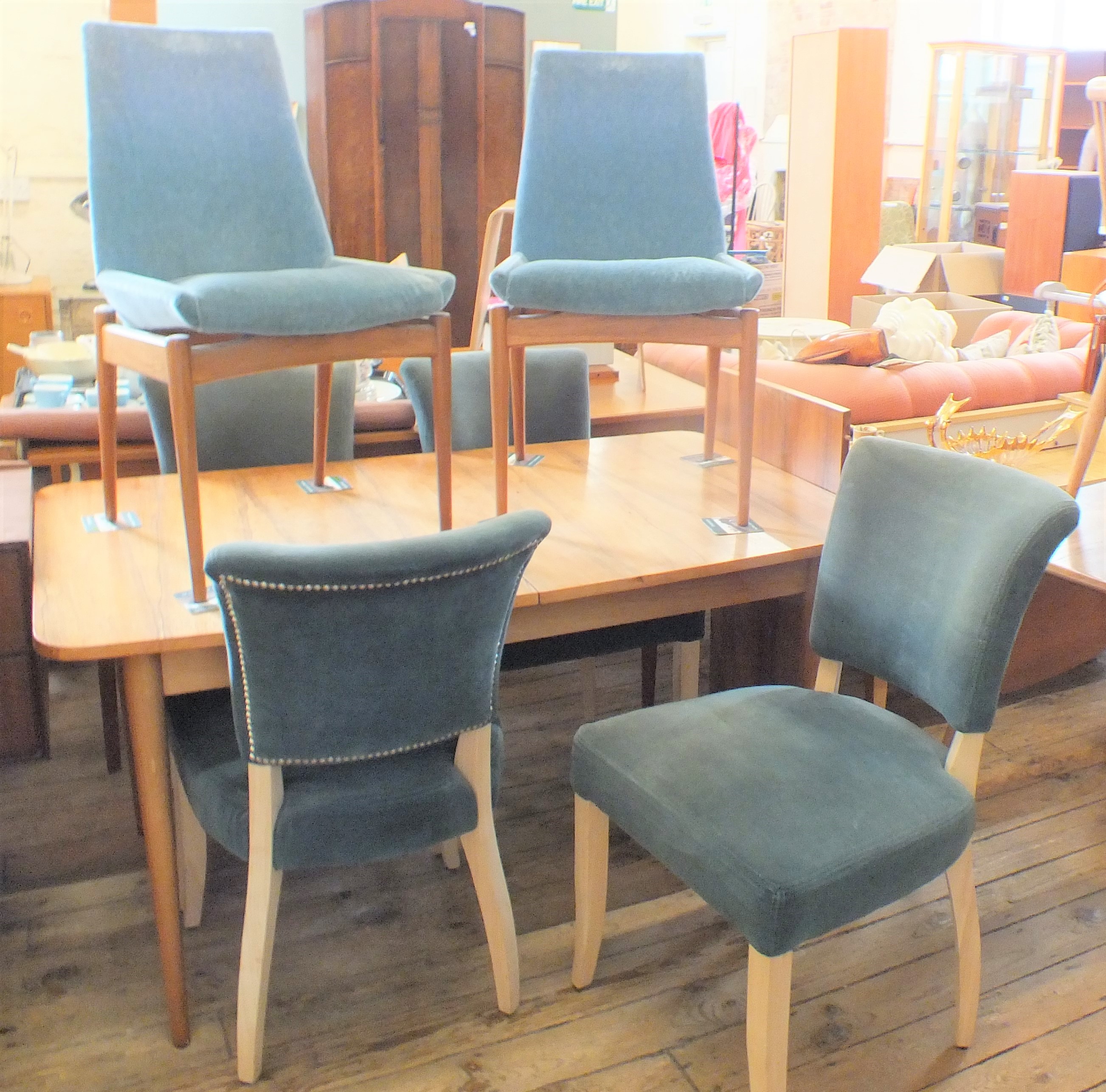 A Robert Heritage for Archie Shine teak Hamilton extending dining table with two original chairs - Image 2 of 3