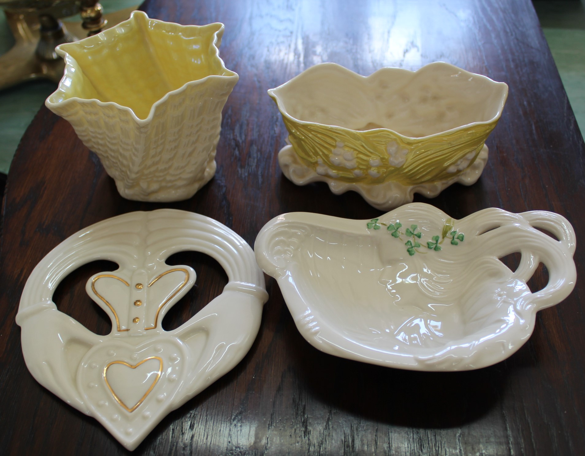 A tray of collectors Belleek china - Image 2 of 2