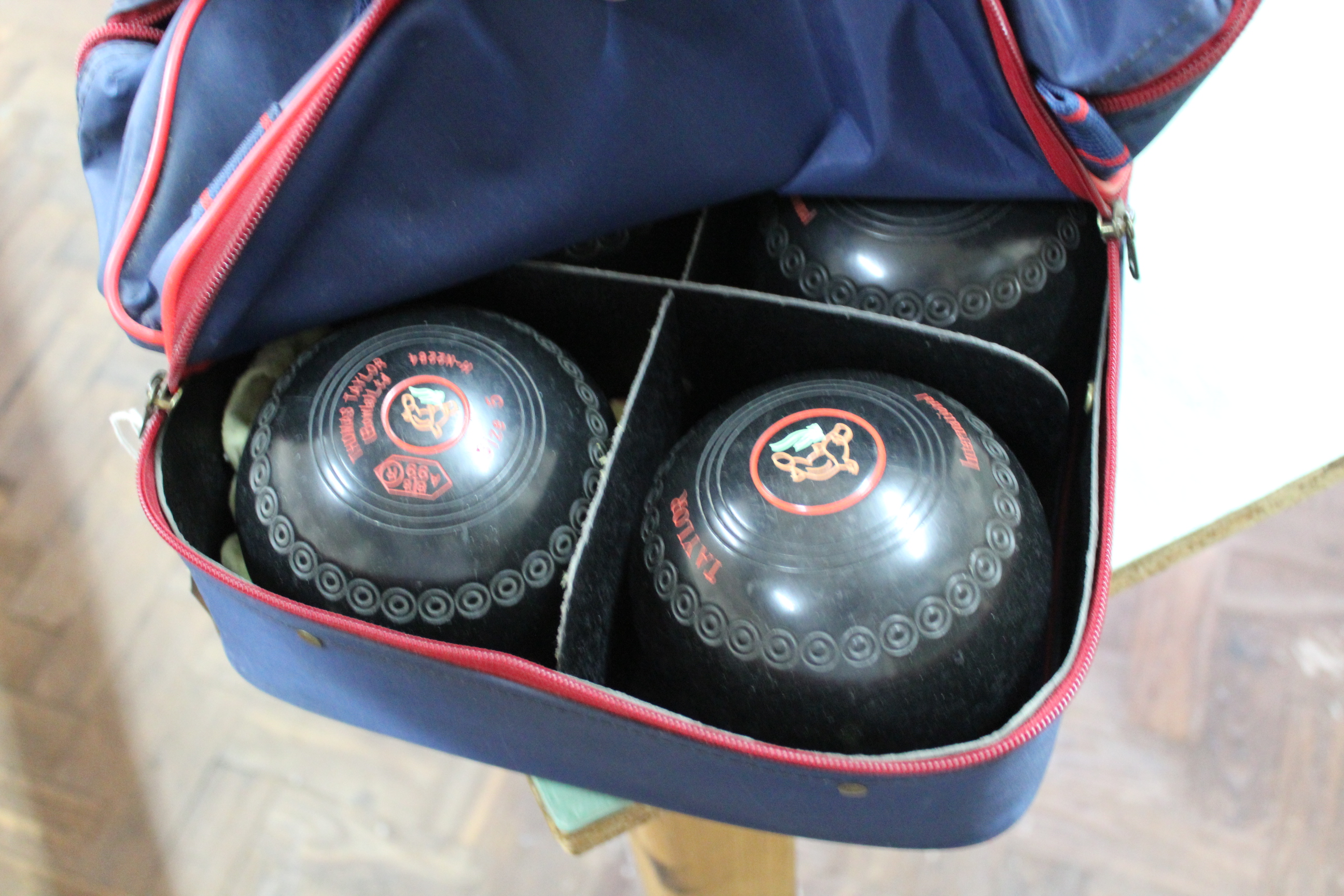 A set of Thomas Taylor bowls in carrying case - Image 2 of 2