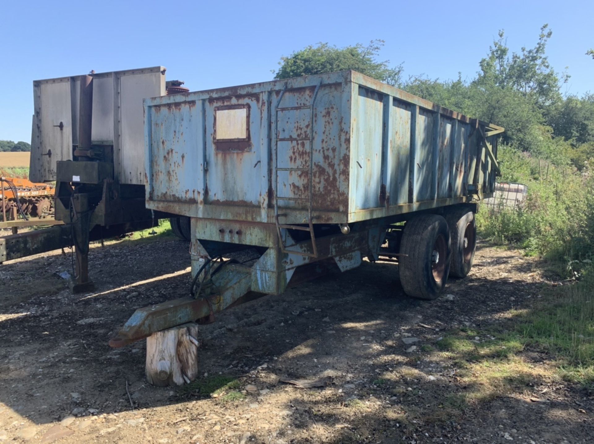 R&R Grain Trailer - some holes in trailer bed - Chassis no.