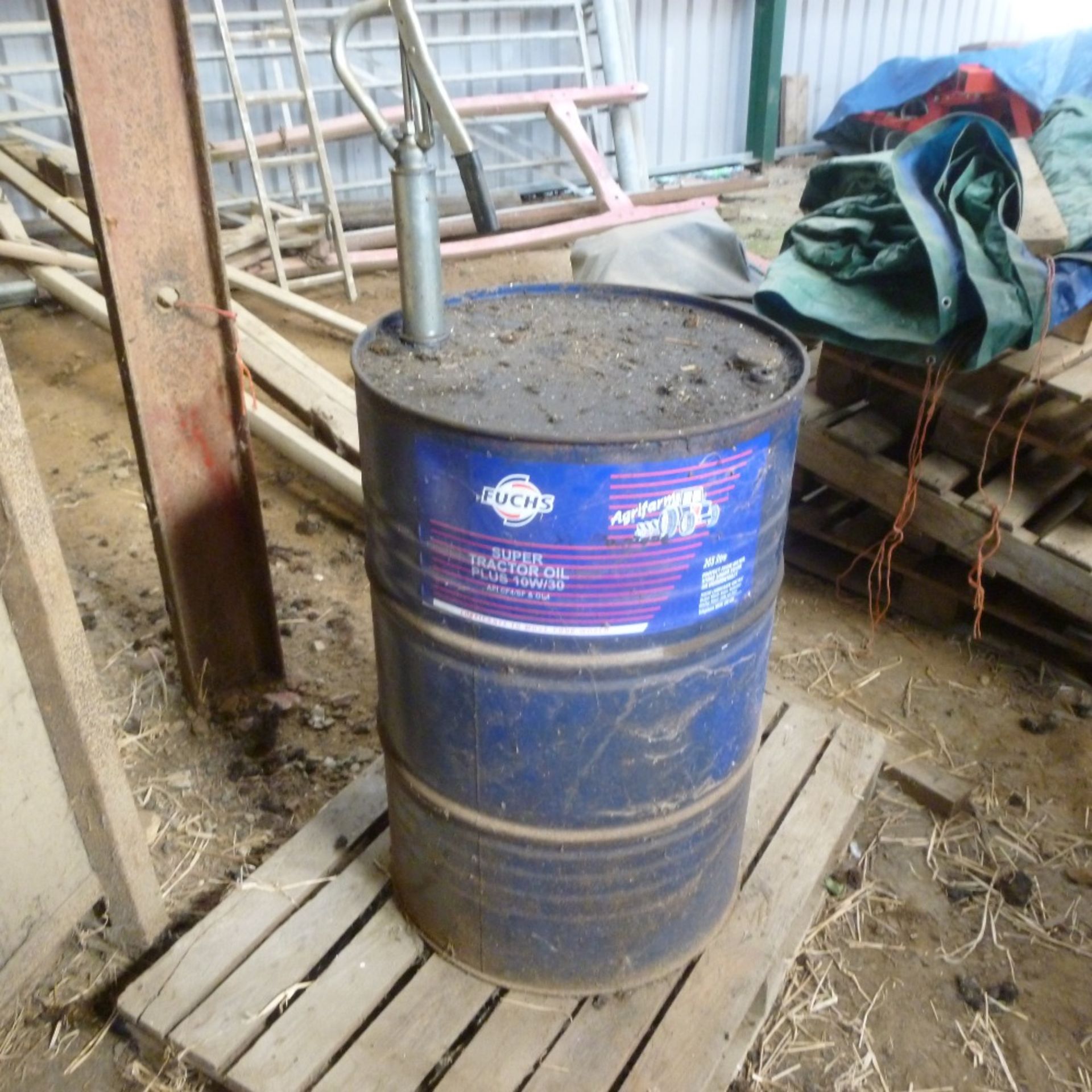 Pt Barrel 10w/30 tractor oil (205L drum) Approx 55L