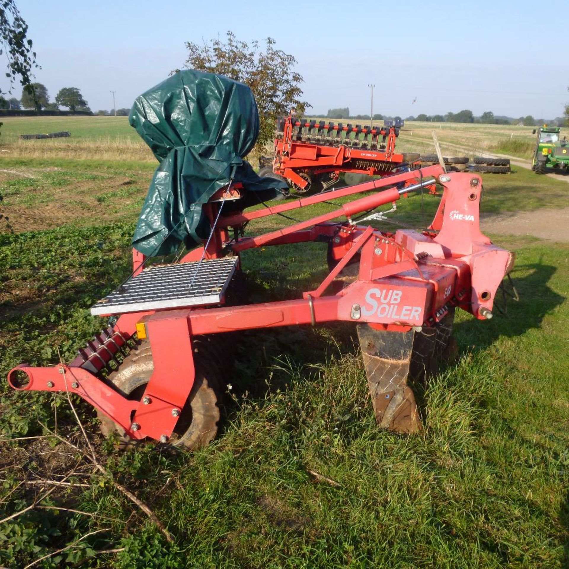 HE - VA 5 tine subsoiler with roll (SN28588) and air seeder unit, c/w homemade attachment for discs, - Image 6 of 7