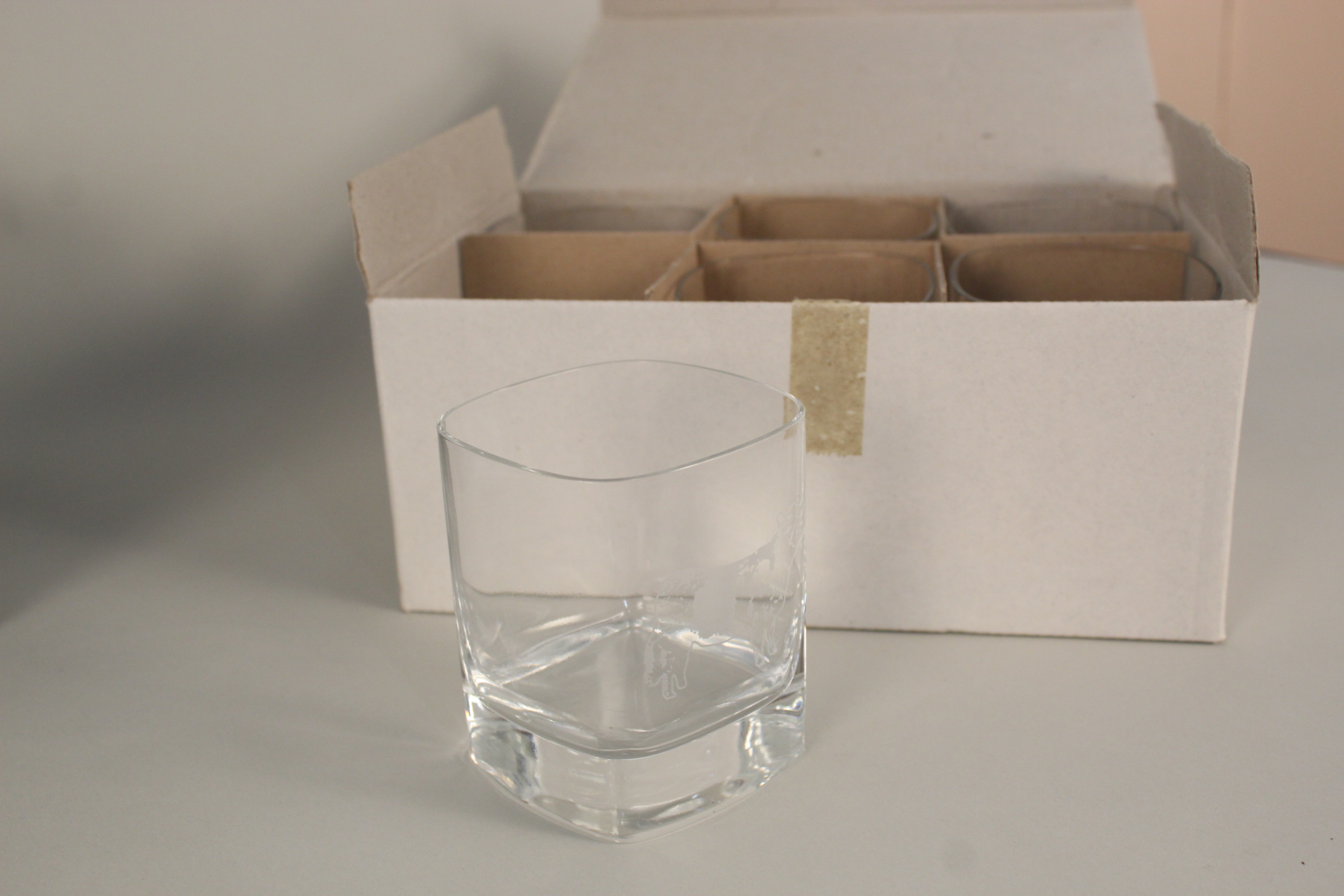 A boxed Chinese style ceramic set, pair of boxed 2010 short horn conference whisky tumblers, - Image 5 of 5