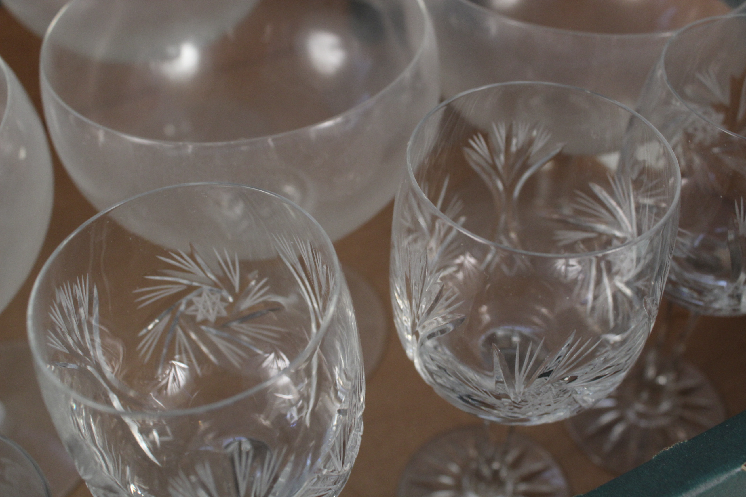 Mixed drinking glasses including a set of six very large champagne glasses - Image 3 of 5