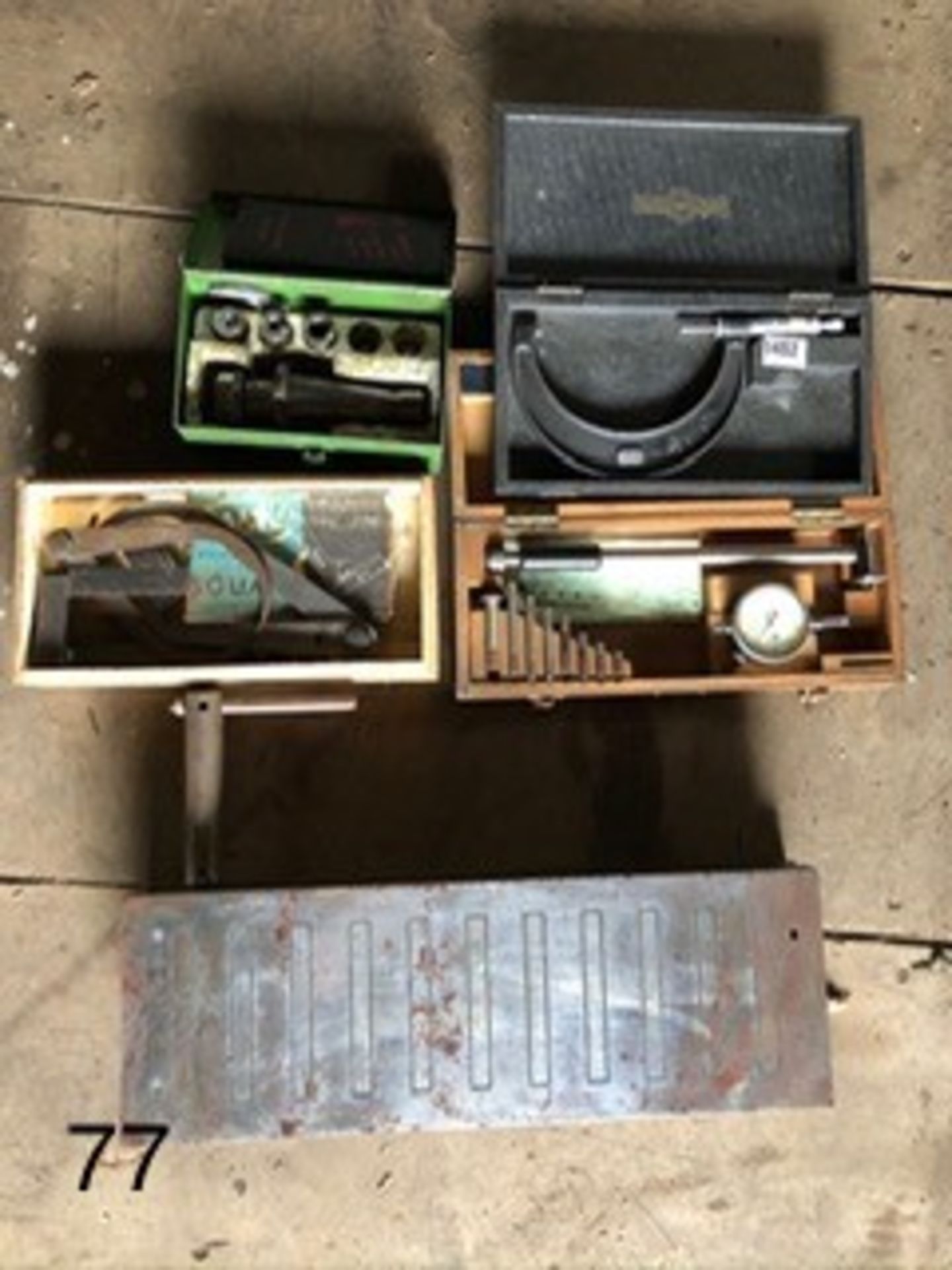 5 sets of lathe tools and equipment. Stored near Gorleston, Norfolk No VAT on this item. - Image 4 of 5