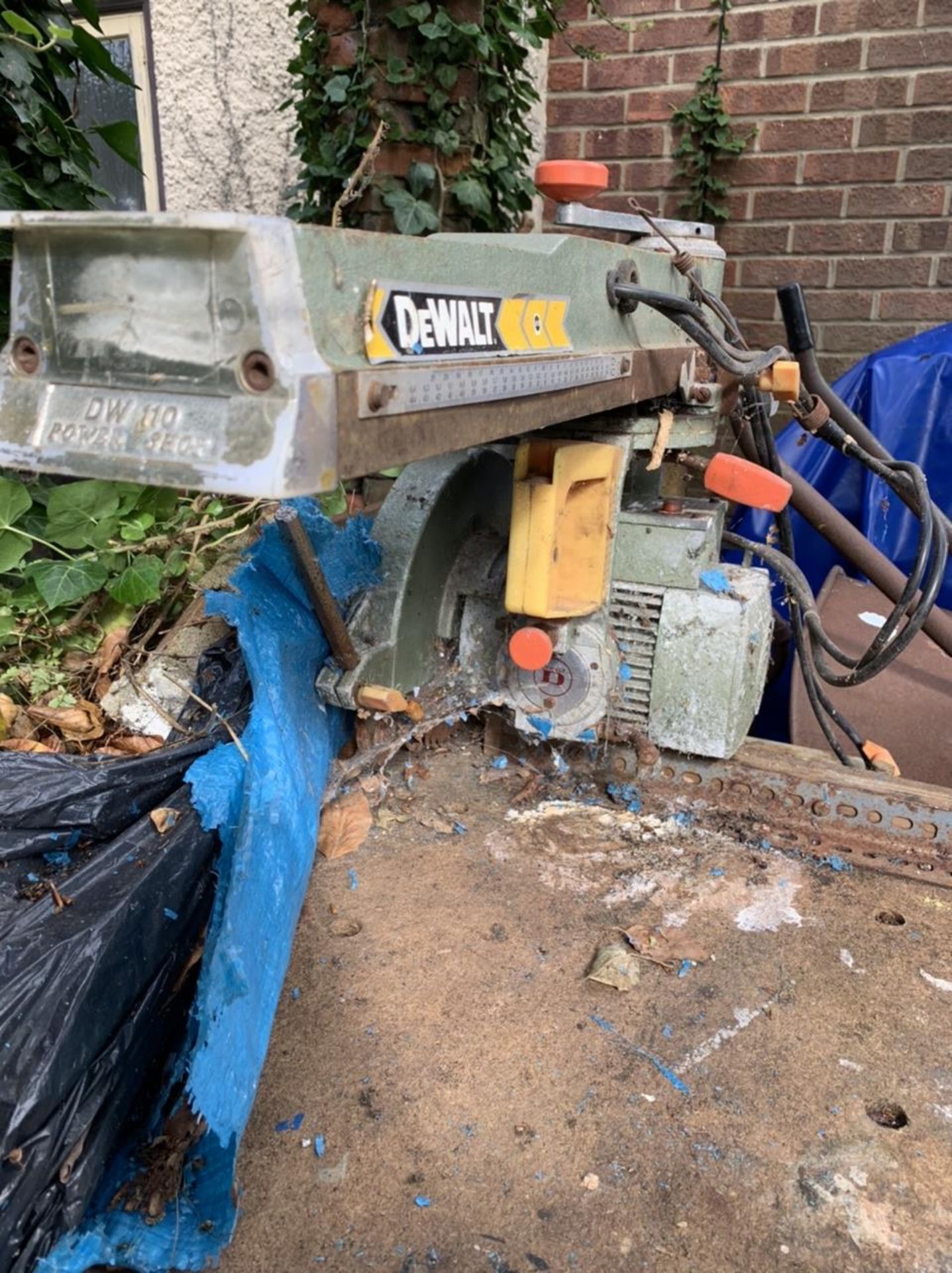 Dewalt radial arm saw. Pat test failed. Spares and Repairs Stored near Gorleston, Norfolk.item. - Image 2 of 4