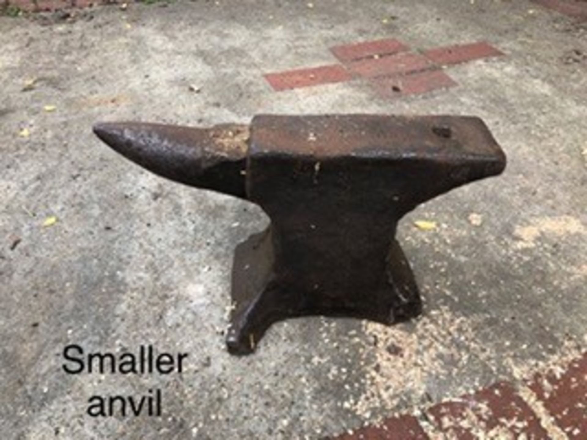 Anvil, 1 x small. L 15.7 x W 3.