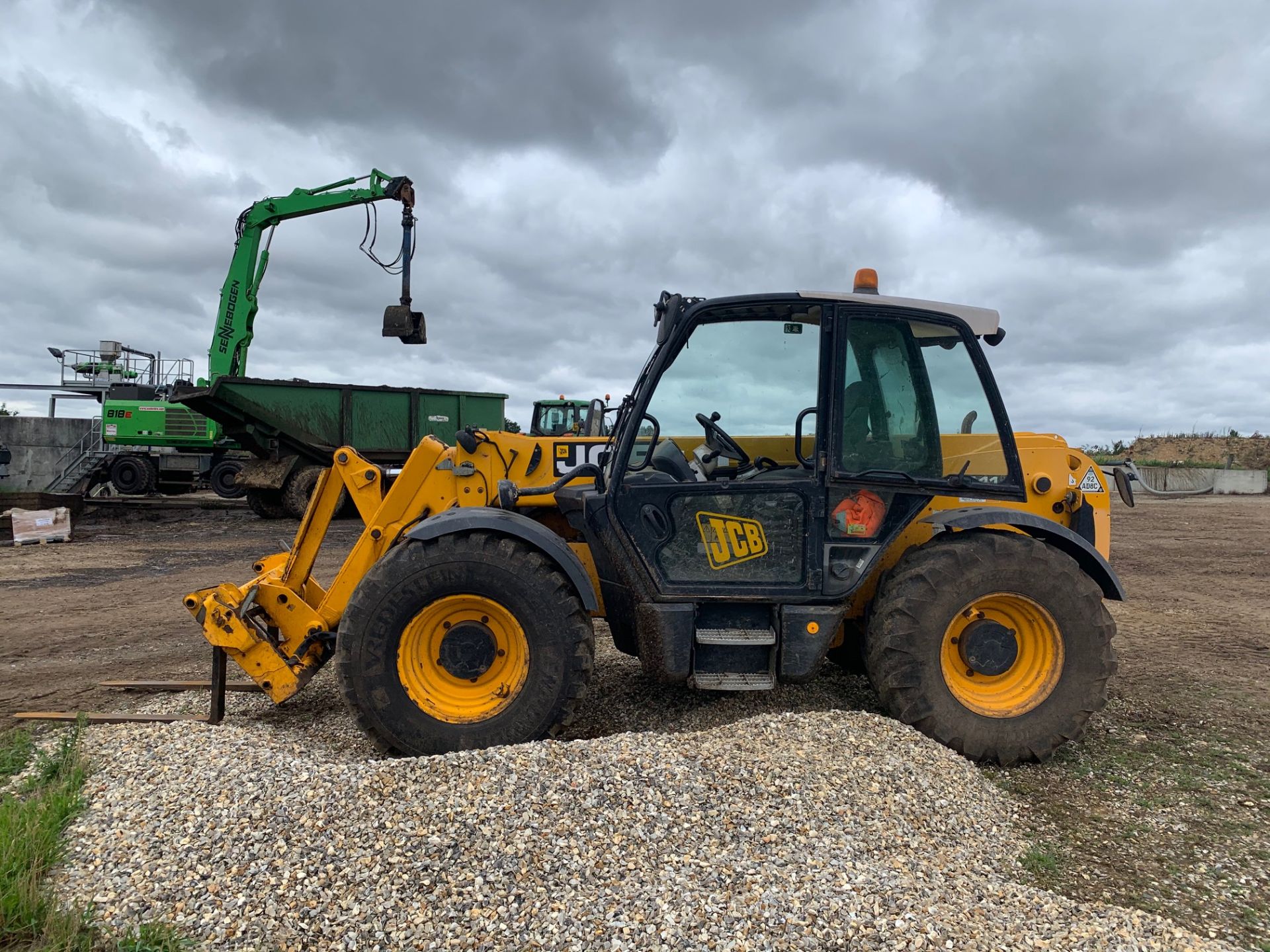 JCB 541-70 Agri Super Telehandler (2011) Reg AU11 GKP - 8289 hours, Tyres- 500/70R24. - Image 3 of 3