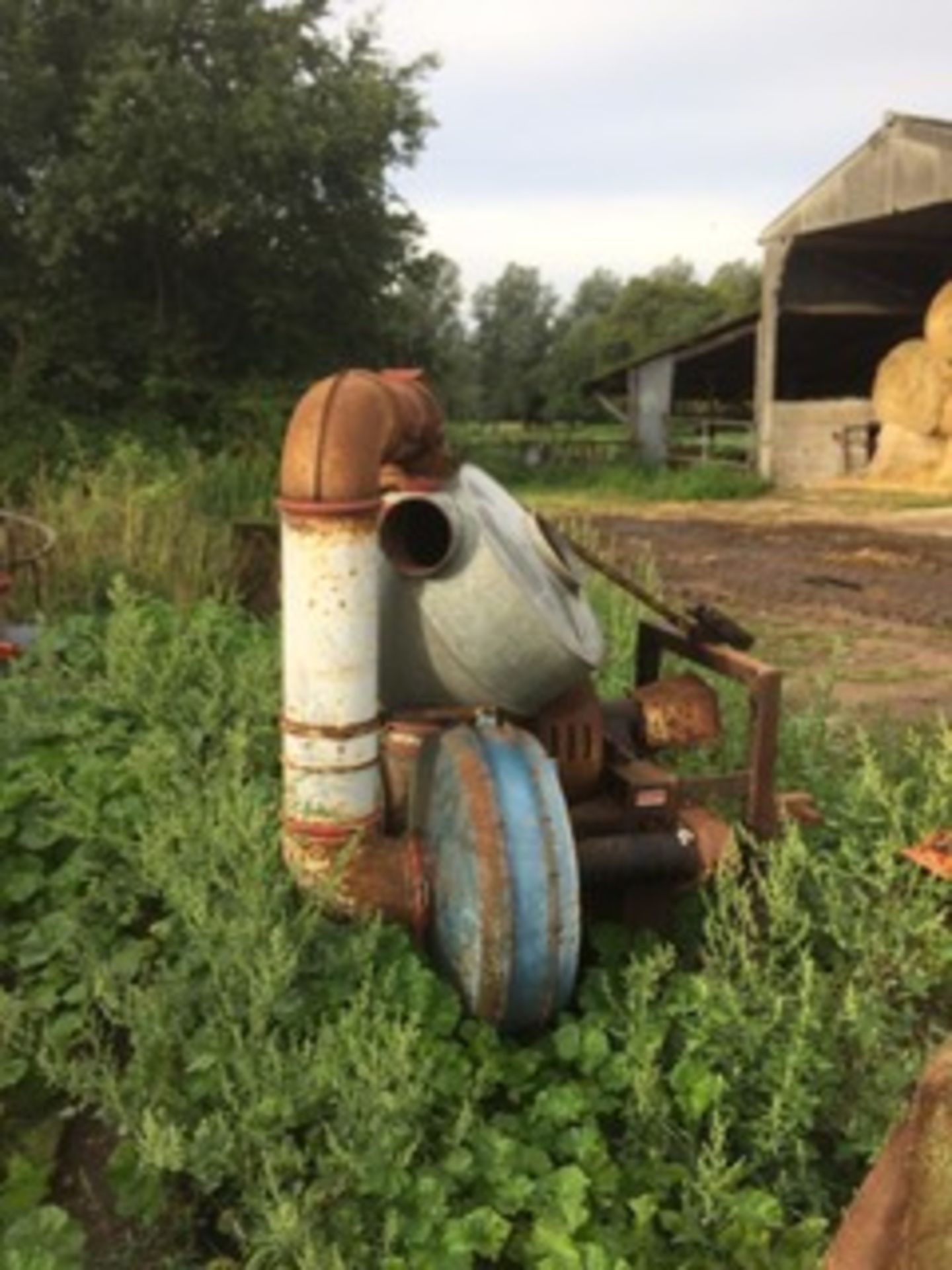 Grain blower (been in dry storage for 10 years and coupling still turns) comes with various pipes. - Image 6 of 6