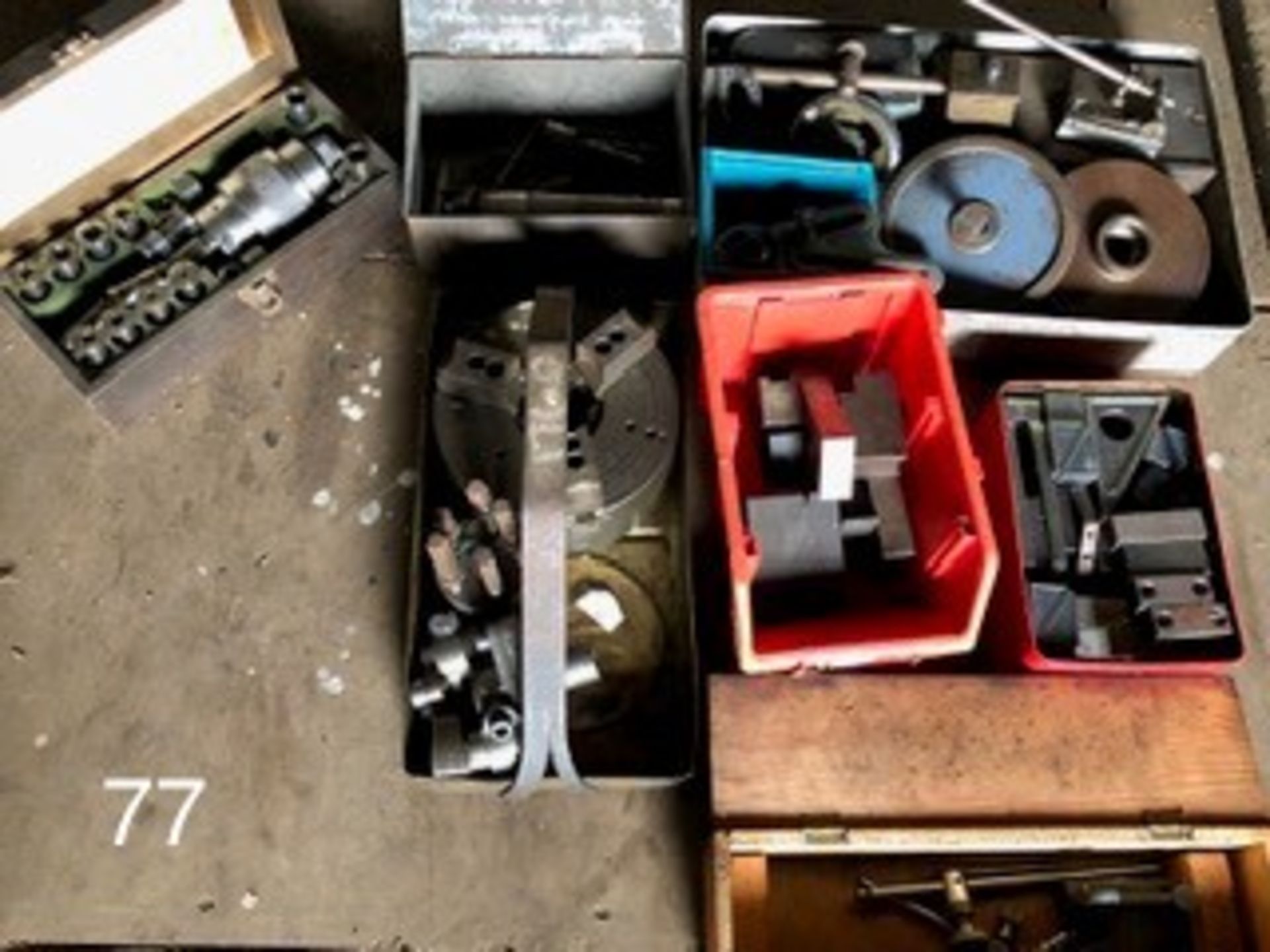 5 sets of lathe tools and equipment. Stored near Gorleston, Norfolk No VAT on this item. - Image 3 of 5