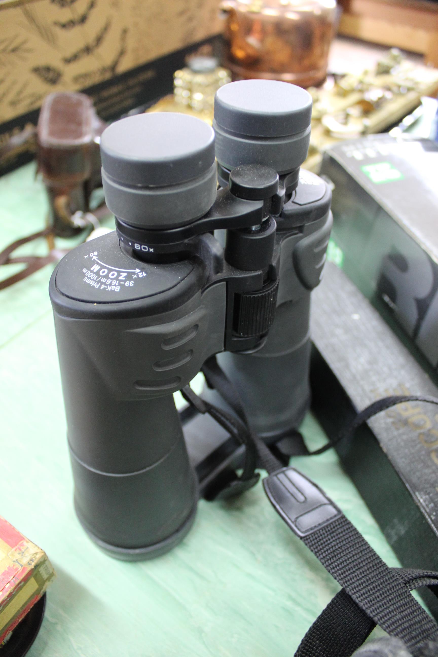 A Japanese 'Greenkat' 9x-30x30 telescope and stand plus a pair of Soligor 200m binoculars 12-60x70 - Image 3 of 3