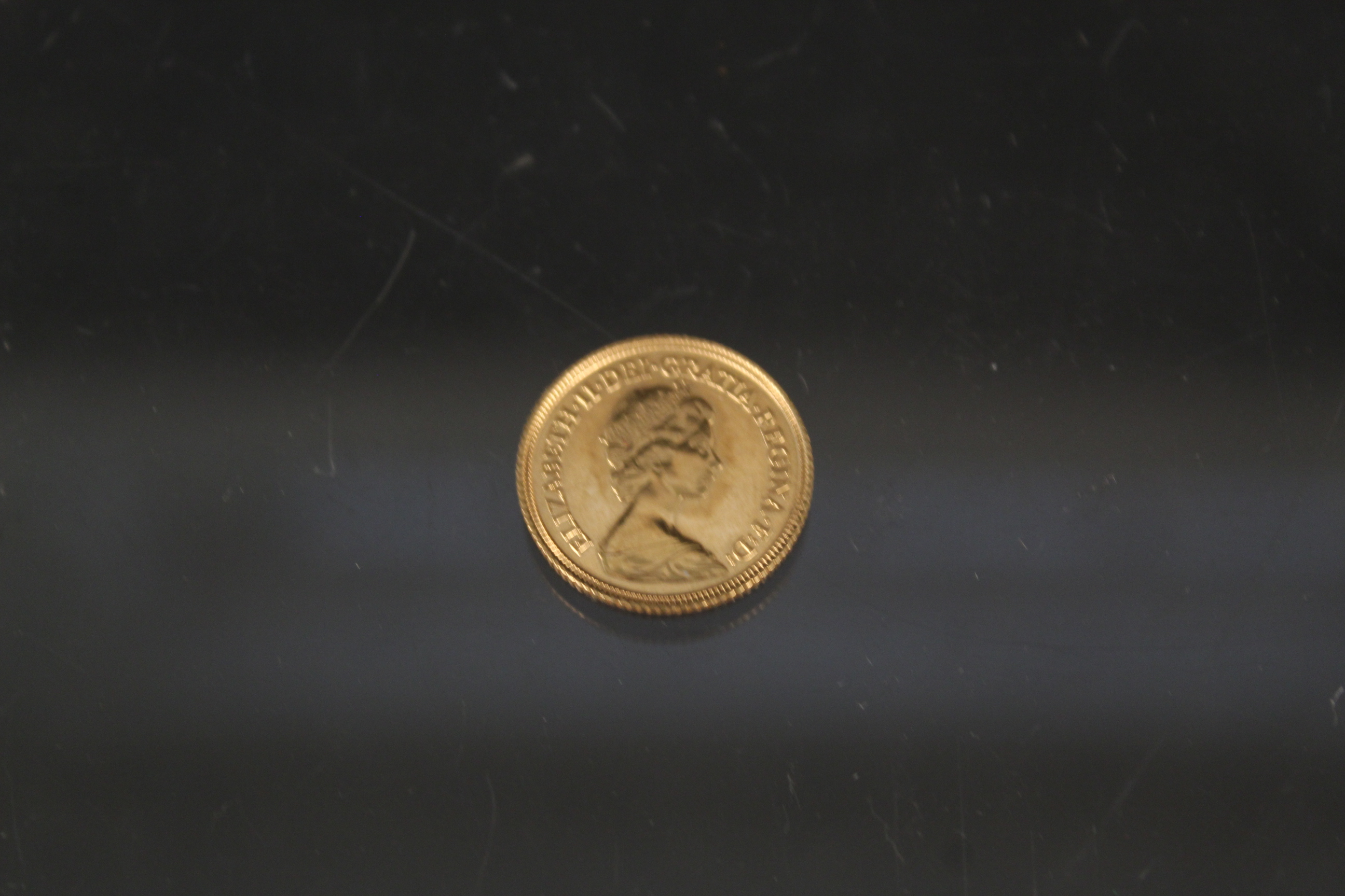 A 1982 half sovereign - Image 2 of 3