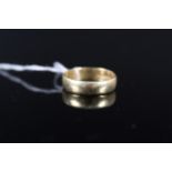 An 18ct gold wedding band, size R 1/2, weight approx 4.