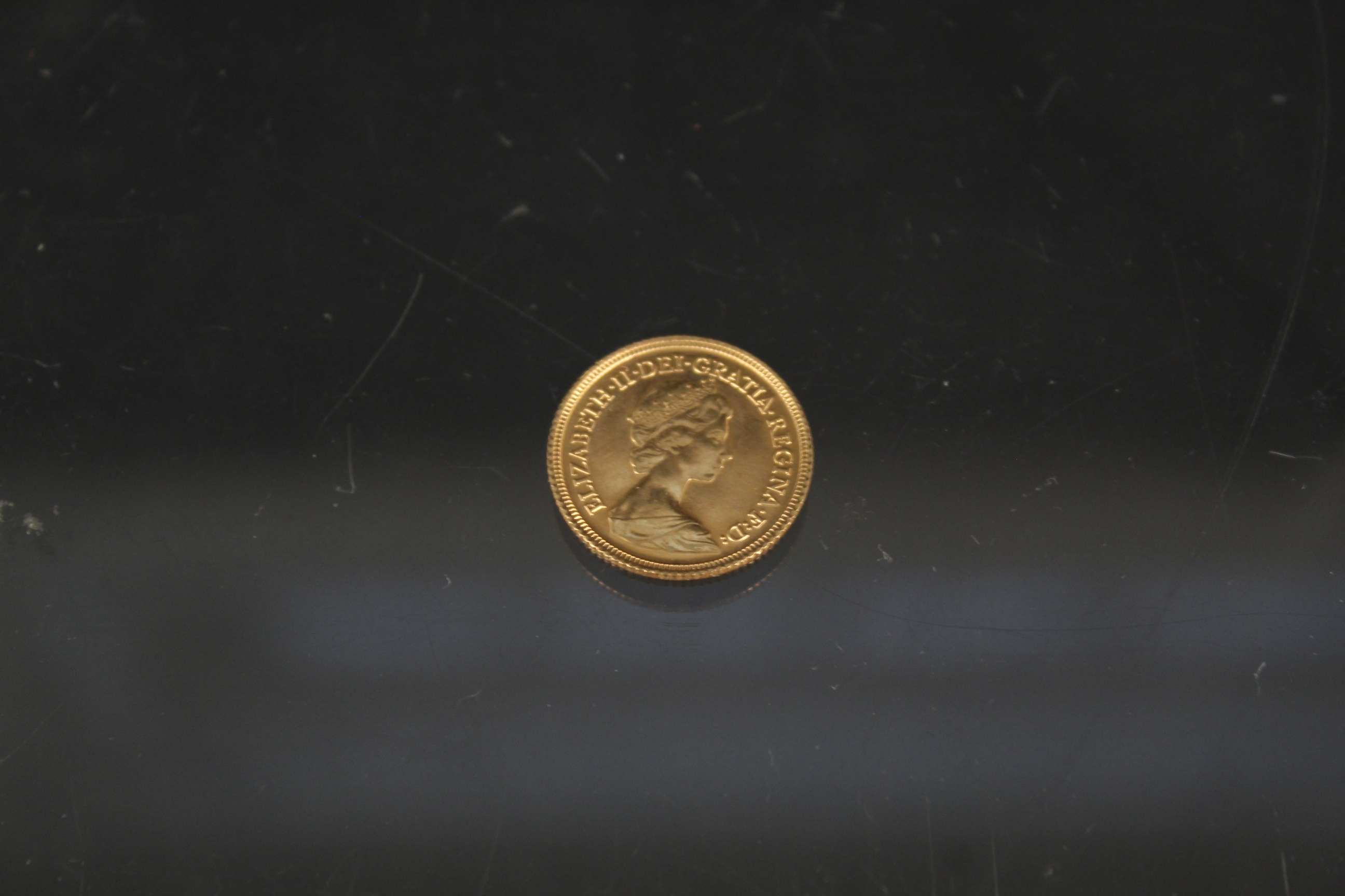 A 1982 half sovereign - Image 2 of 3