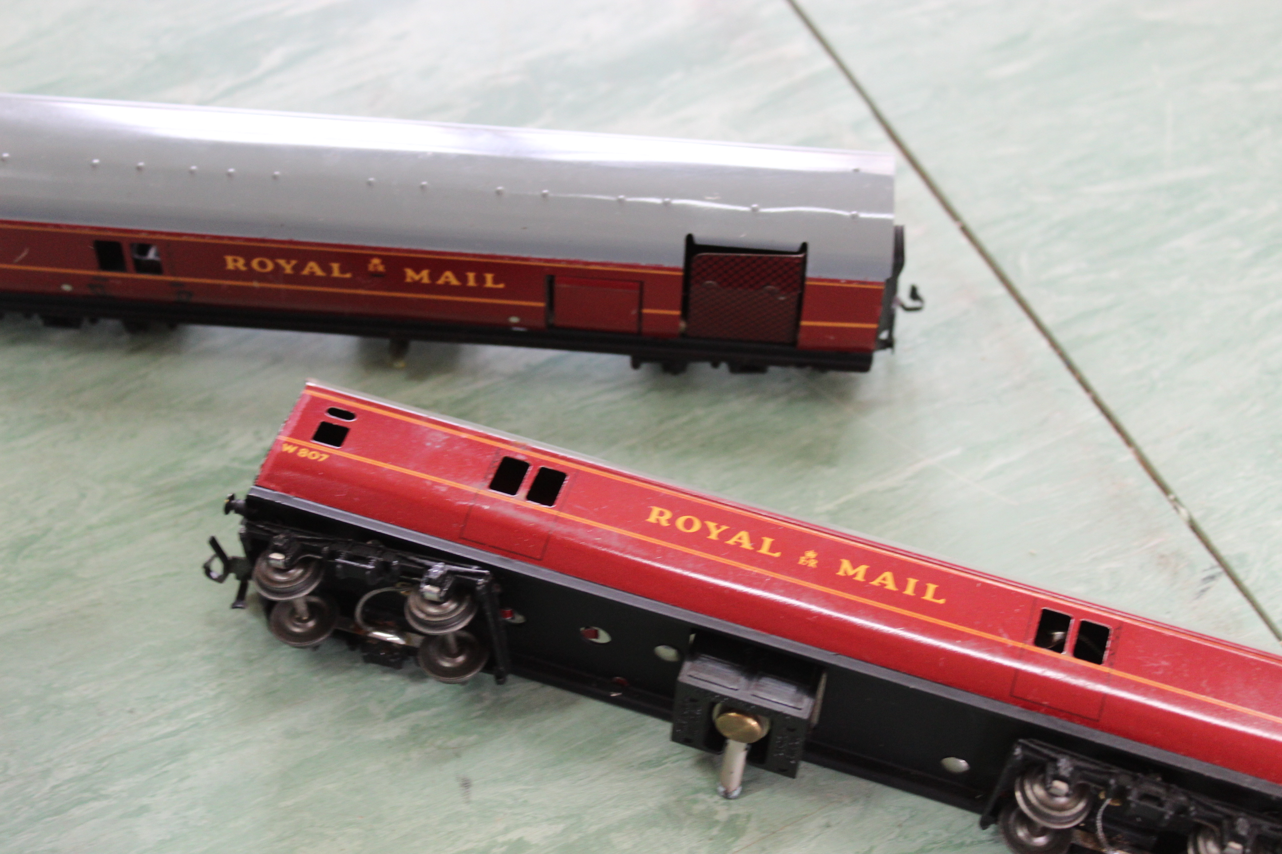 Two boxed Hornby Dublo wagons, T.P.O. - Image 2 of 2