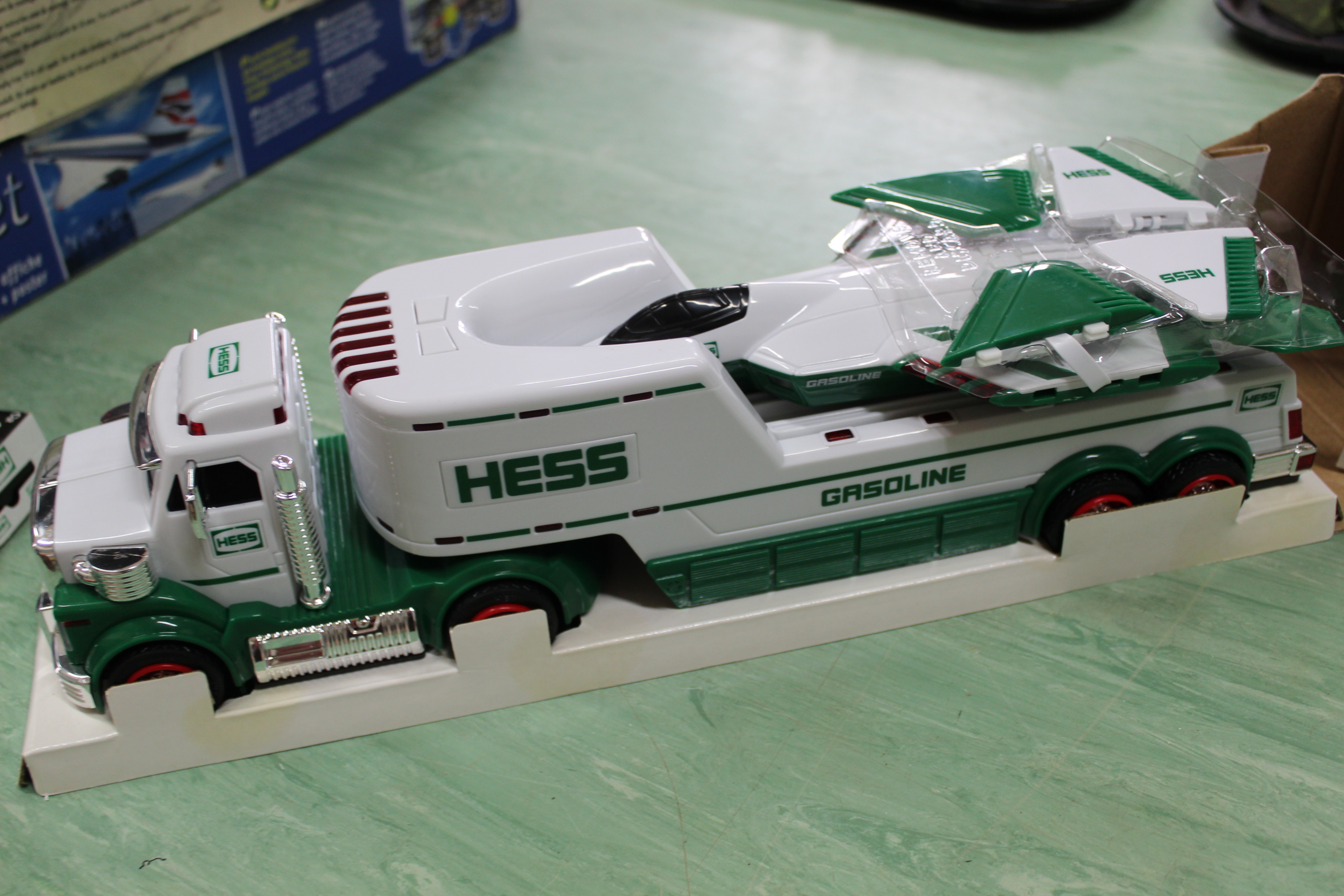 A box with eight 1990's 'Hess' trucks - Image 2 of 2