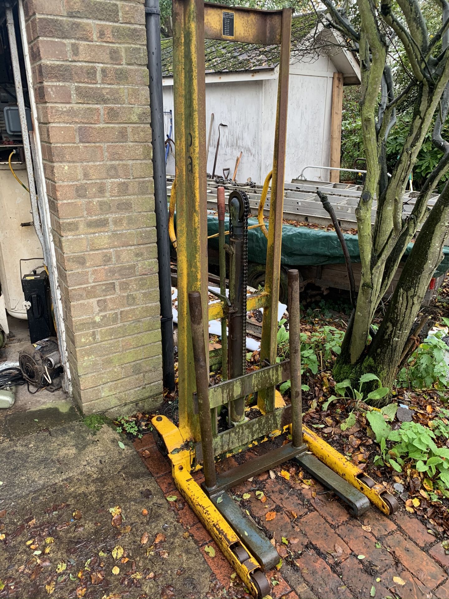 Hestair Products Pallet Truck - not working. Stored near Gorleston, Norfolk. No VAT on this lot.