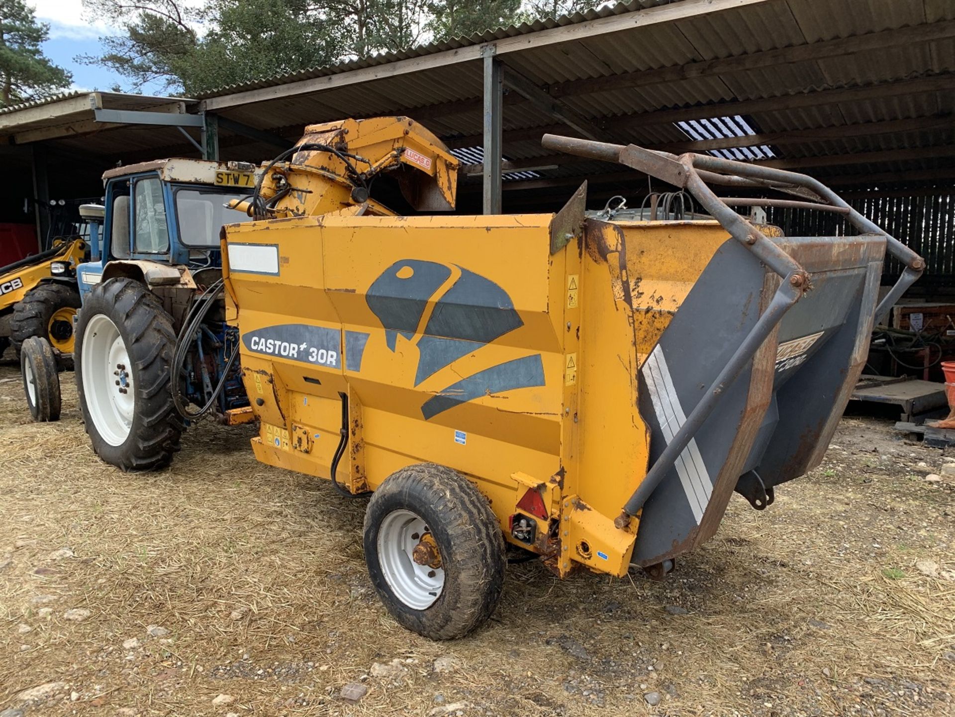 Lucas G Castor 30RUT Straw Chopper Blower, Self Loading, Cable controlled.