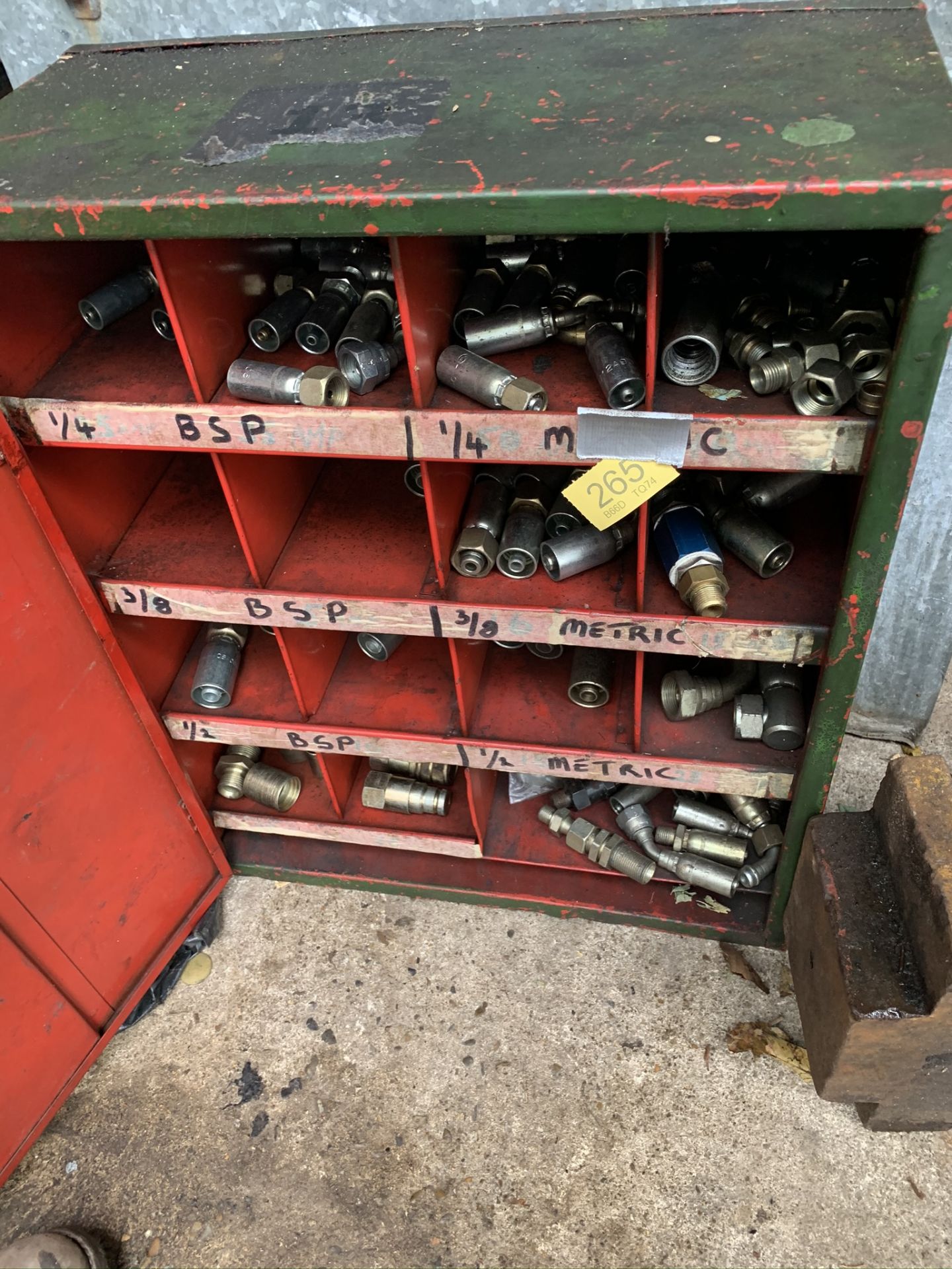 Hydraulic hose pipe fittings and couplings. Stored near Gorleston, Norfolk. No VAT on this lot.