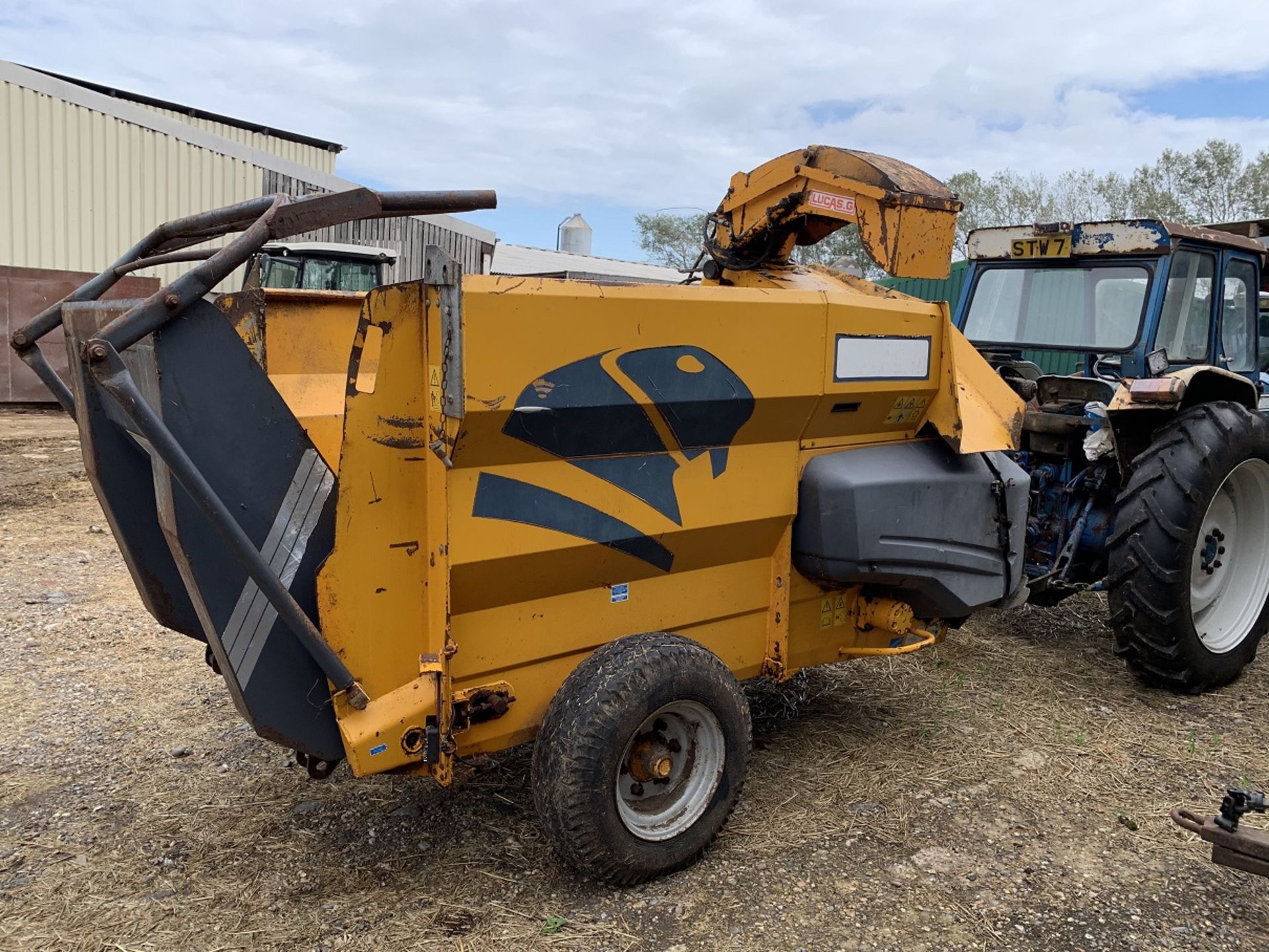 Lucas G Castor 30RUT Straw Chopper Blower, Self Loading, Cable controlled. - Image 2 of 6