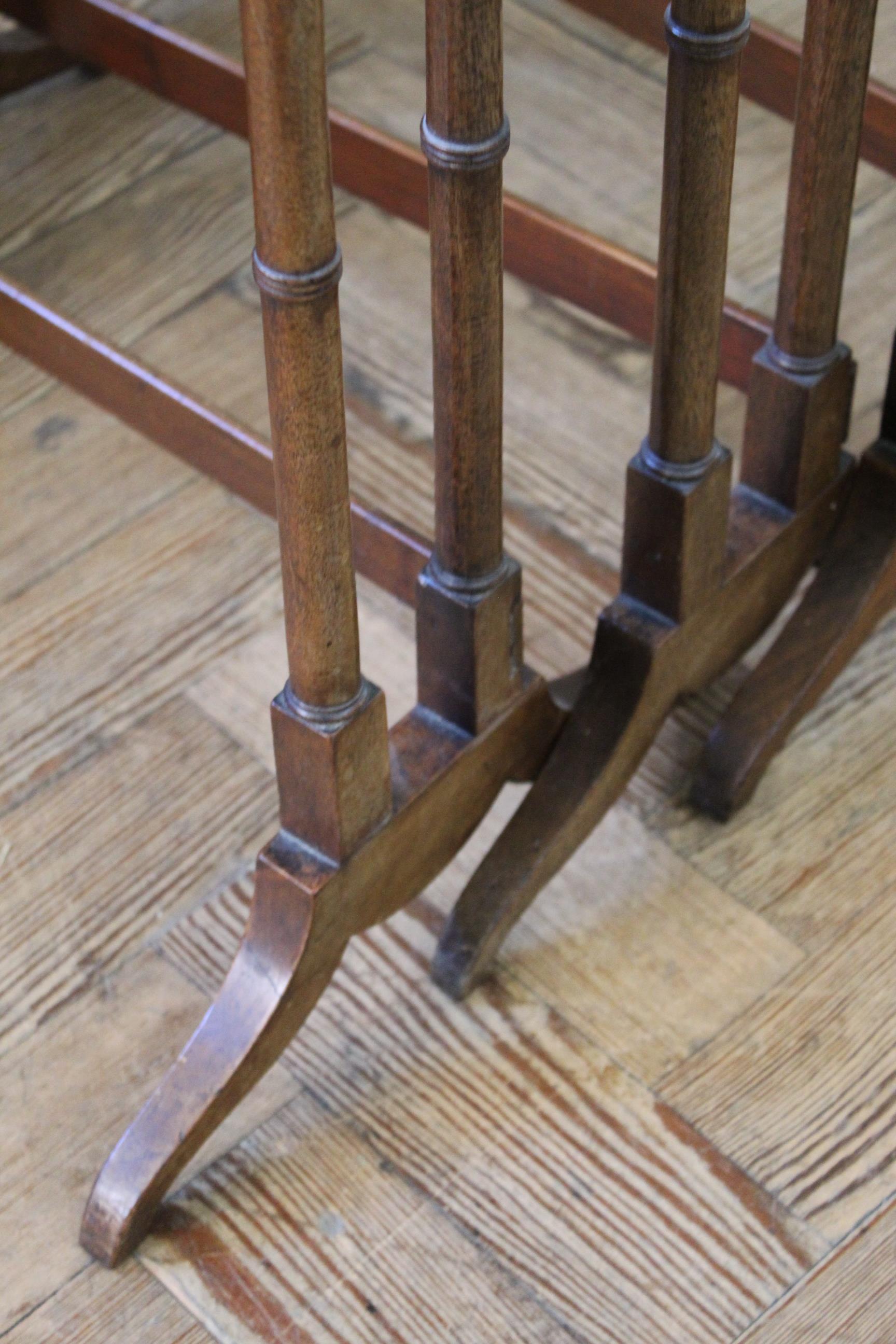 An early 19th Century nest of mahogany tables - Image 3 of 5