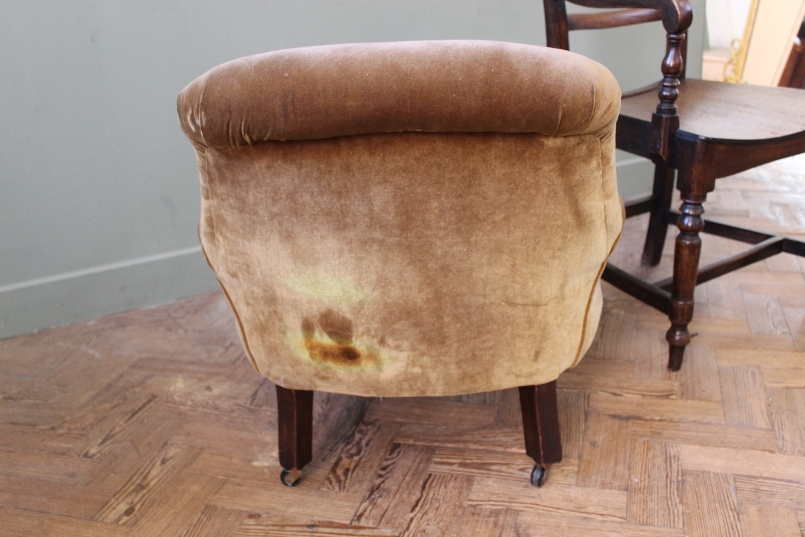 A Victorian nursing chair along with an oak and elm carver chair - Image 6 of 7