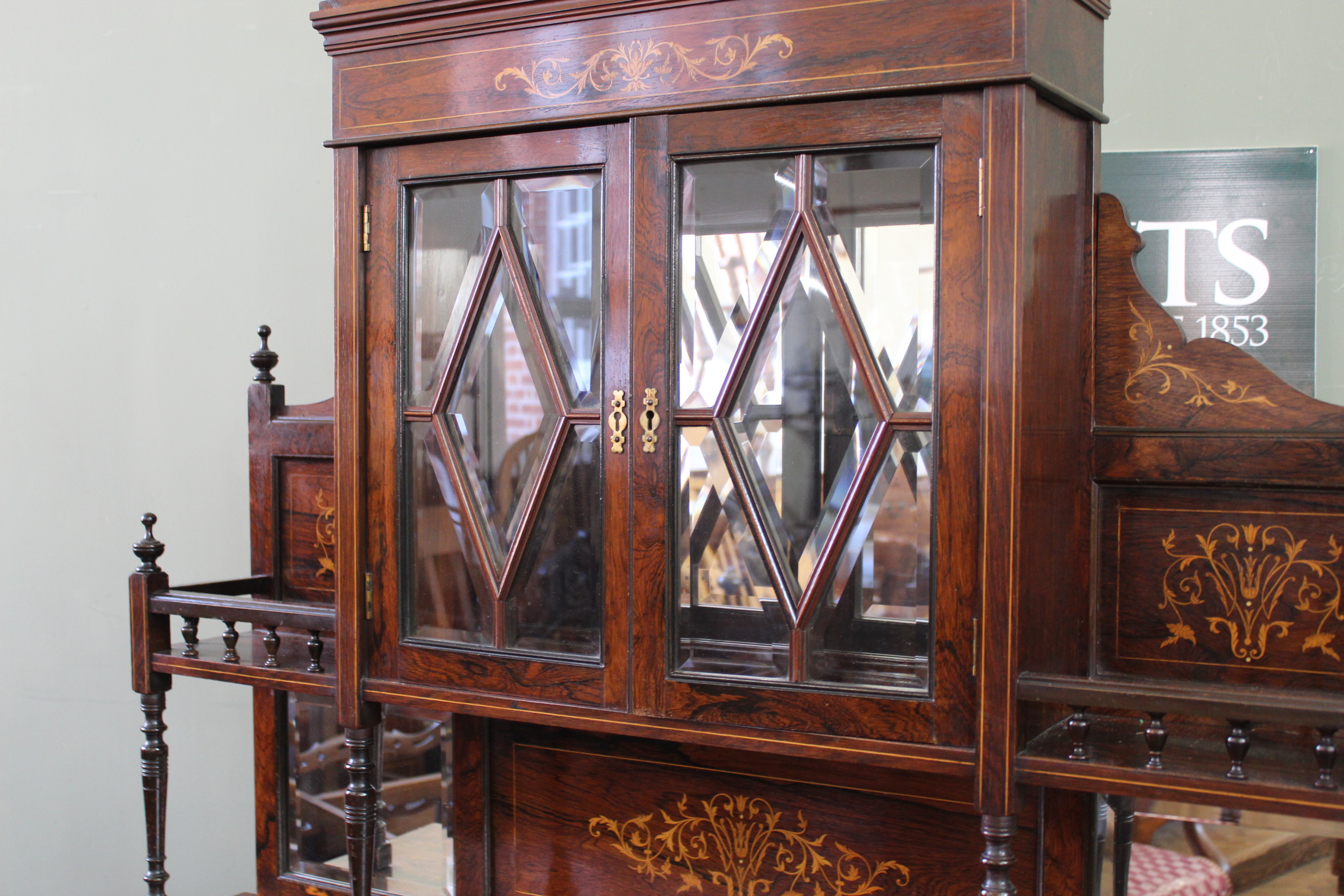 A good quality Edwardian two part rosewood cabinet - Image 3 of 5