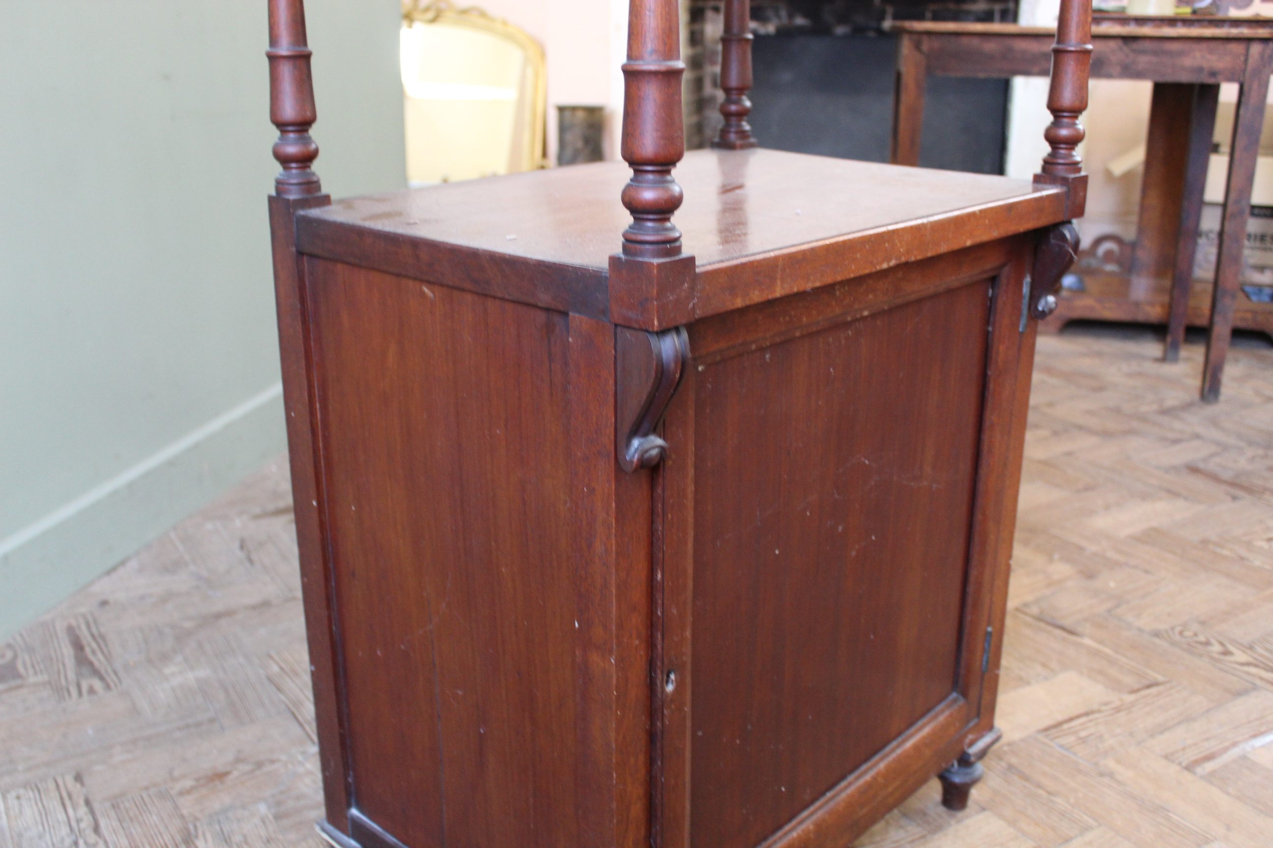 A 19th Century mahogany four tier whatnot with cupboard base - Image 5 of 6