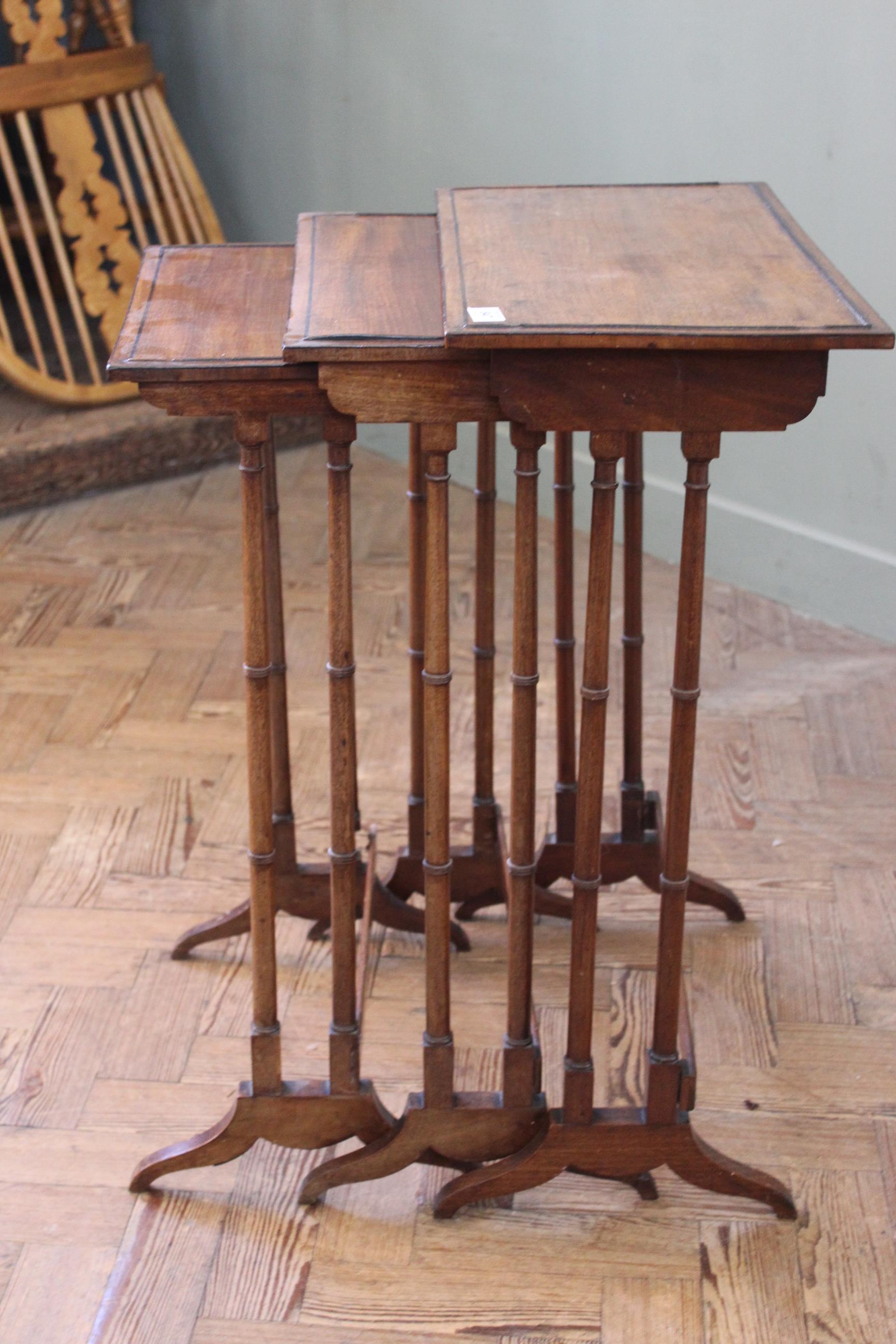 An early 19th Century nest of mahogany tables - Image 4 of 5