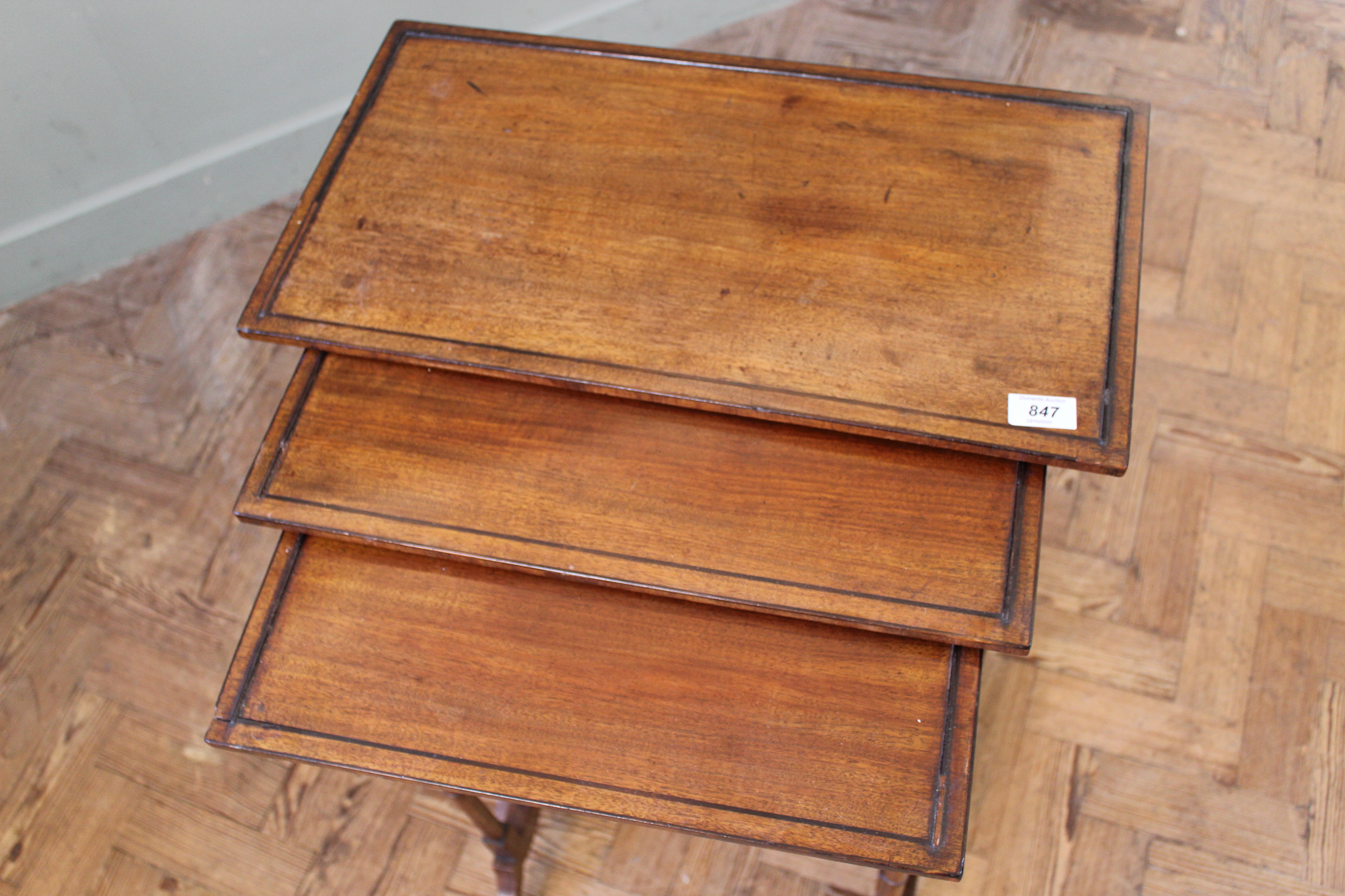 An early 19th Century nest of mahogany tables - Image 2 of 5