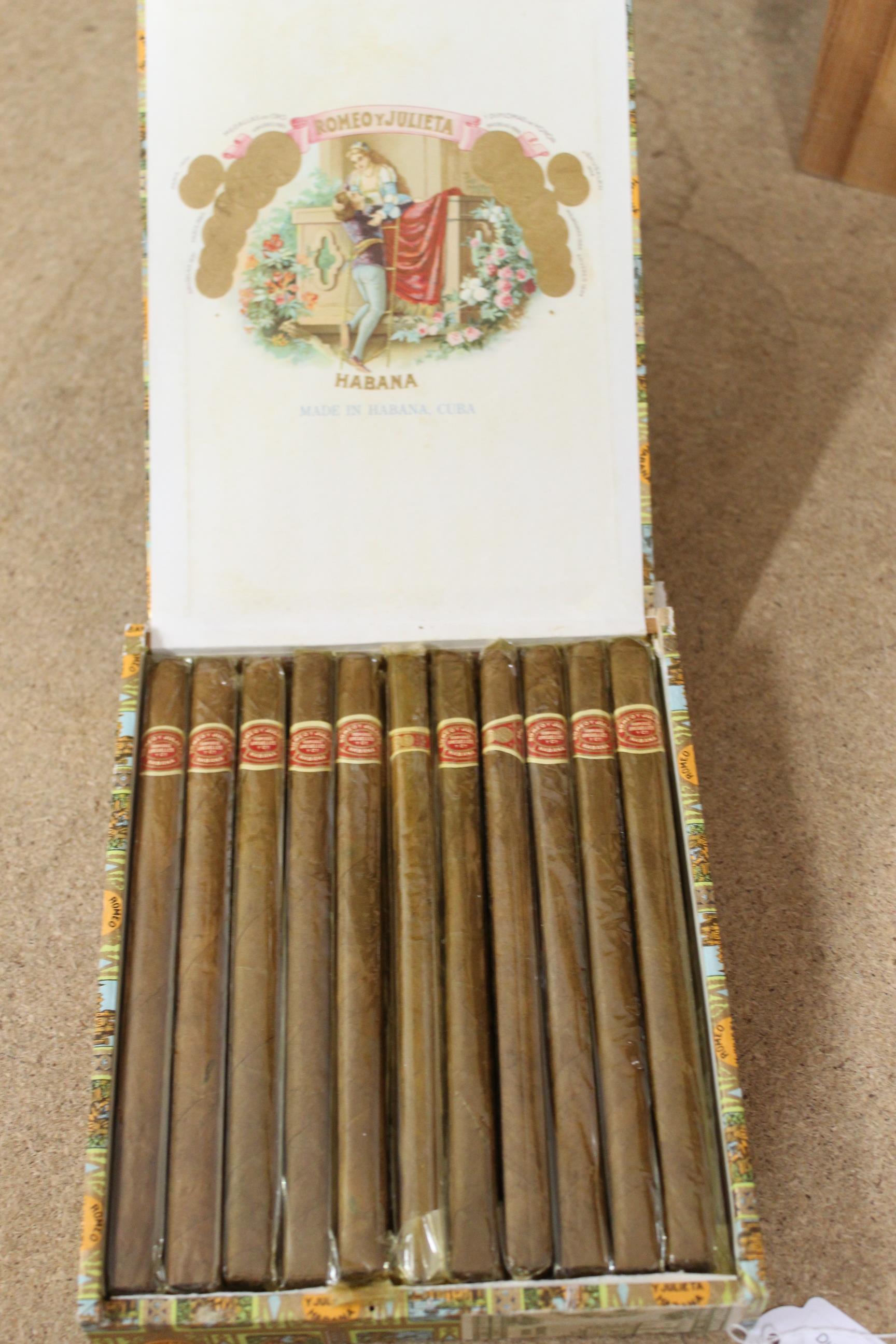 A box of Romeo y Julieta Habana Cuban cigars, 23 in original box with labels, - Image 3 of 3