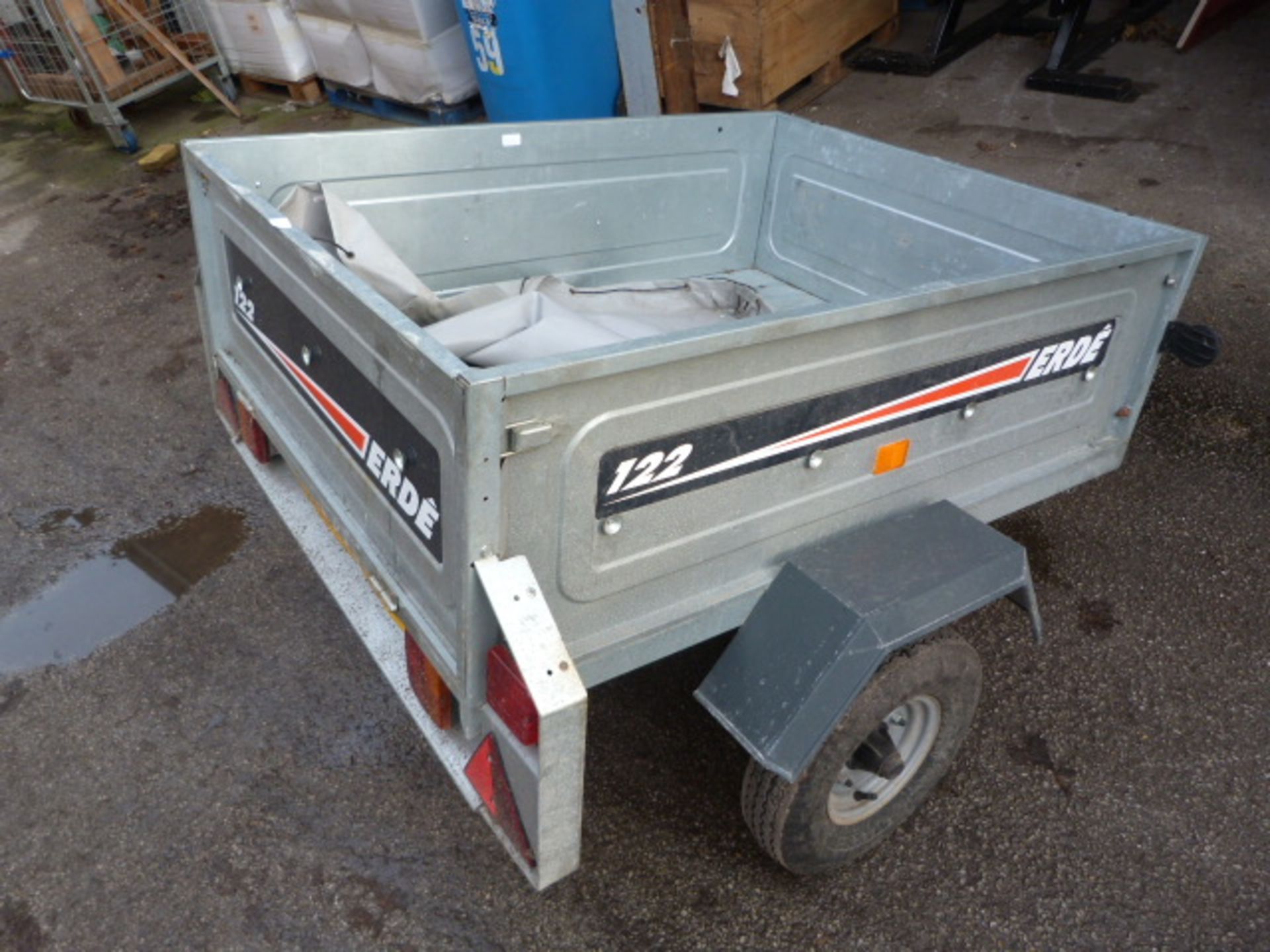 Erde 122 Trailer with Cover