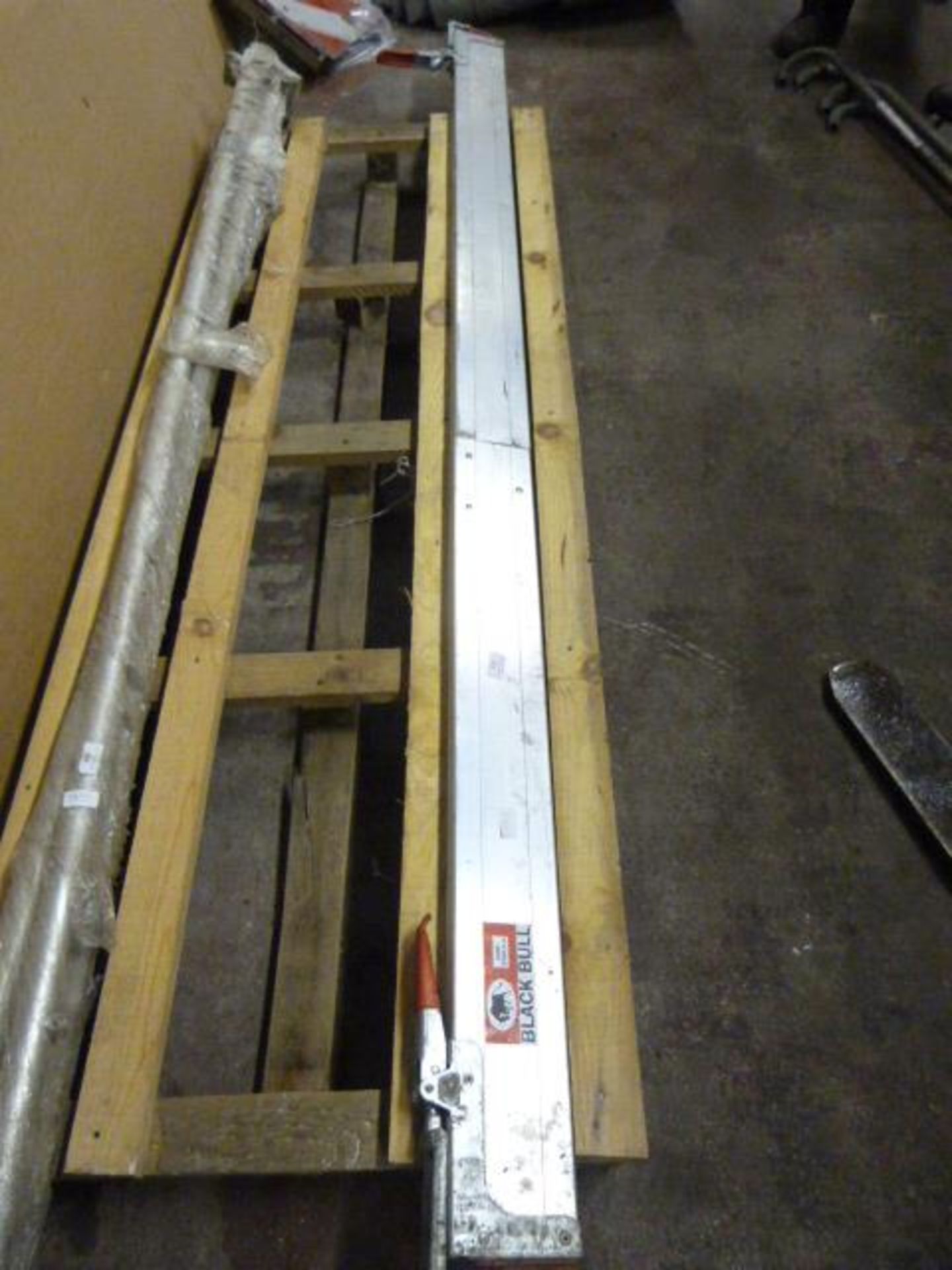 *Black Bull 2400-2700mm Trailer Cross Bar